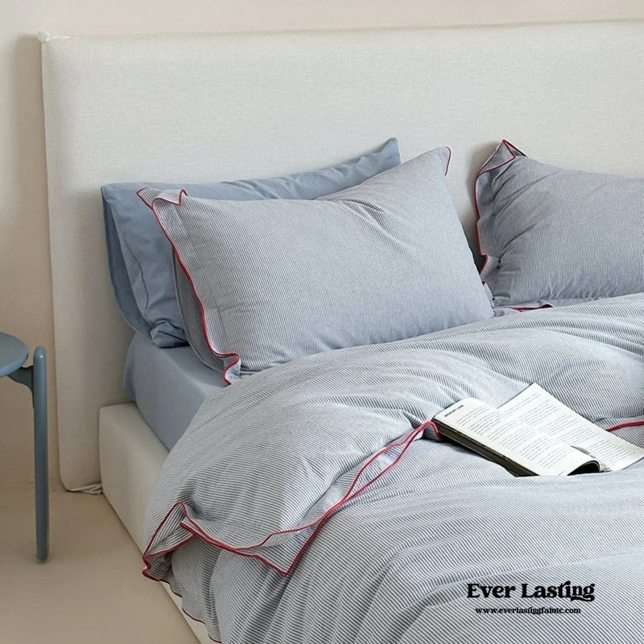 Joce Striped Bedding Set / Blue Ever Lasting