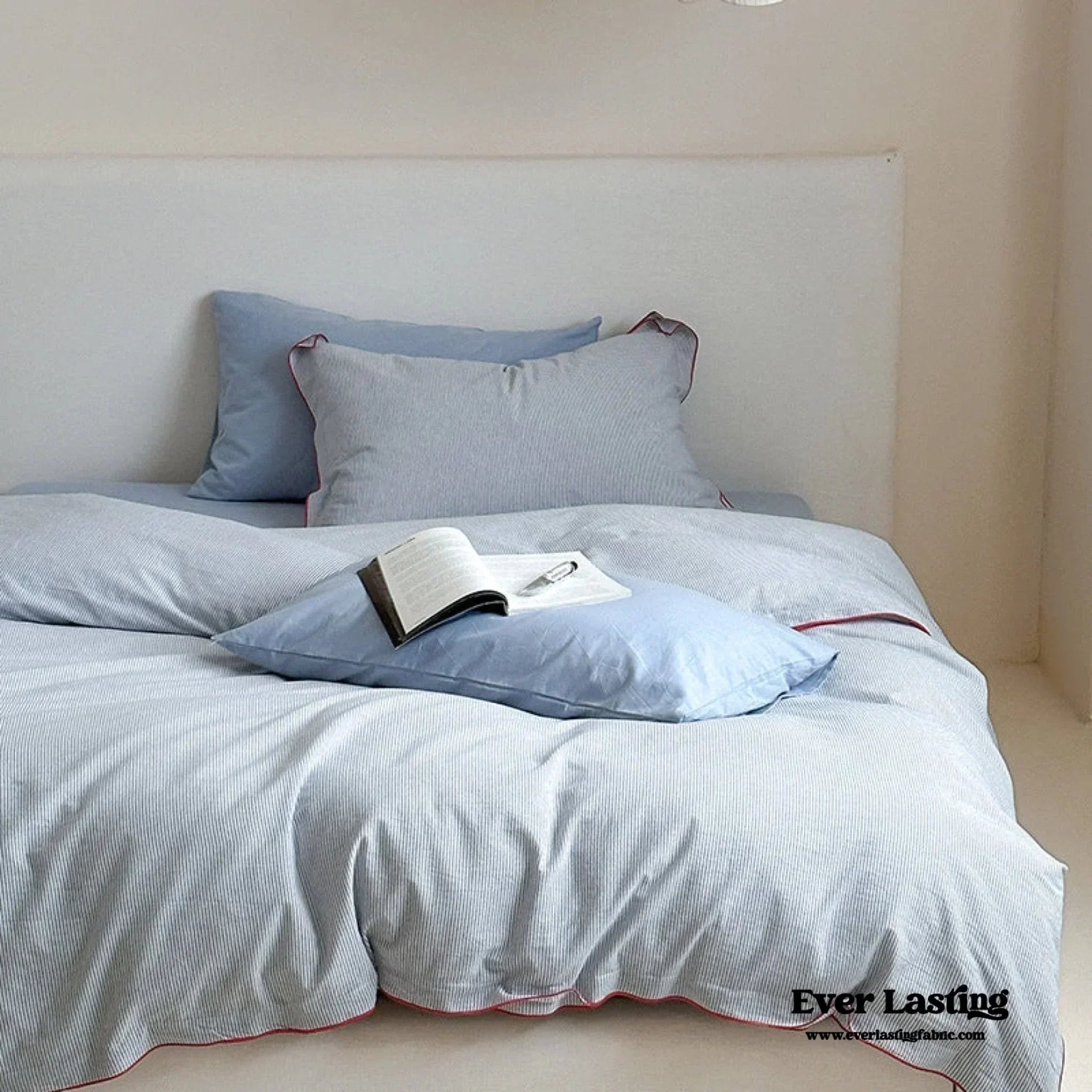 Joce Striped Bedding Set / Blue Ever Lasting