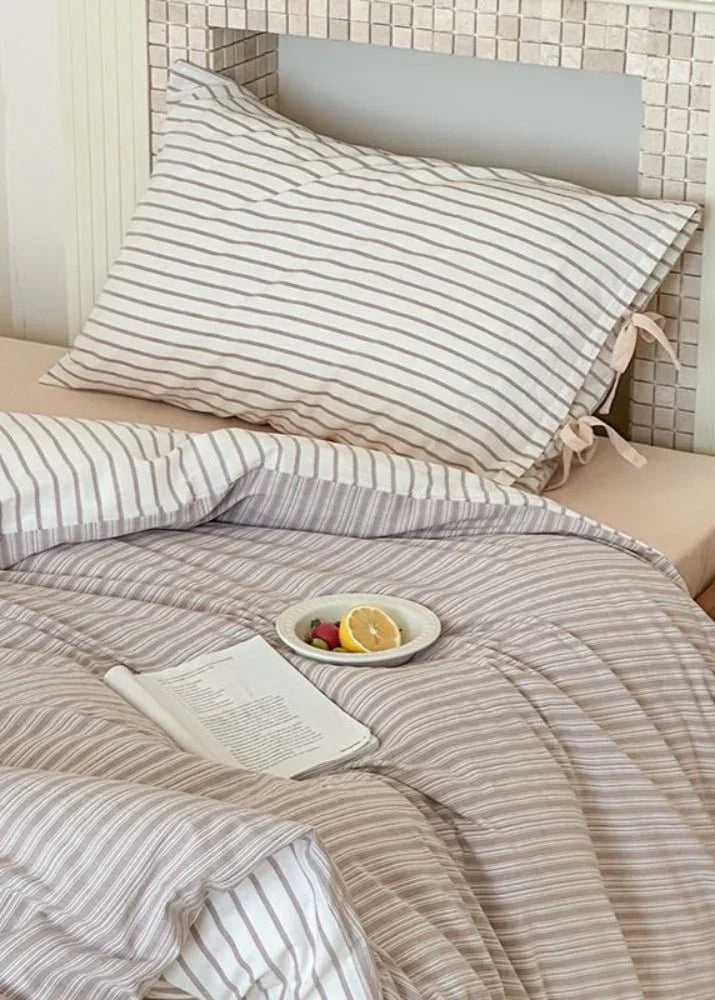 Josie Bow Tied Striped Bedding Set / Green Ever Lasting