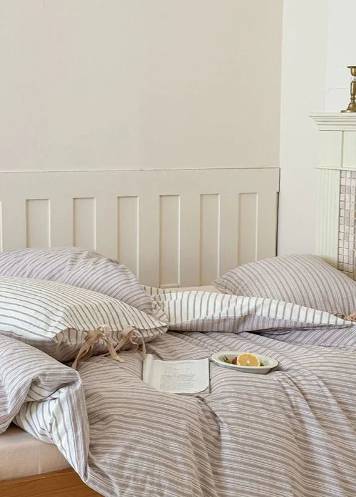 Josie Bow Tied Striped Bedding Set / Green Ever Lasting
