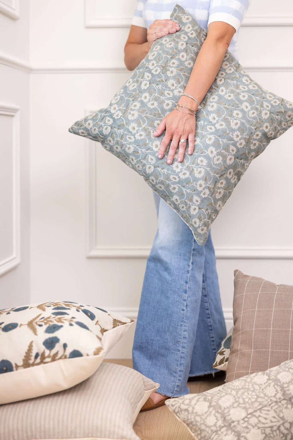 Kade, angled view - House Of Avana