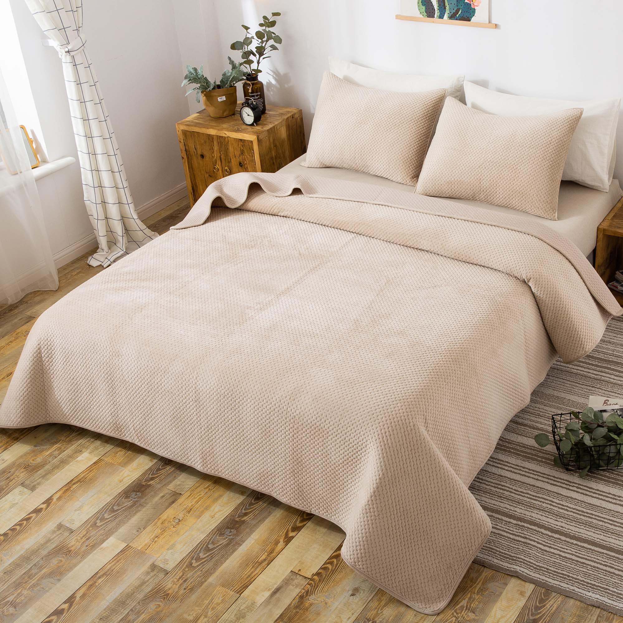Kasentex All Season Cozy Velvet Quilt Set with Shams, Queen, King, Room Decor, Graduation Gifts