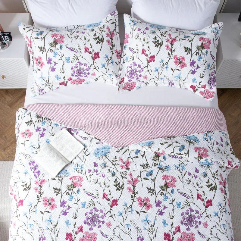 Kasentex Spring Floral Quilt Set - Lightweight & Reversible - Cozy & Stylish Bedding - Machine Washable, Room Decor, Graduation Gifts