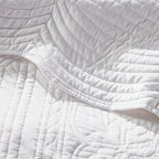 King Size 3 Piece Reversible Scalloped Edges Microfiber Quilt Set in White