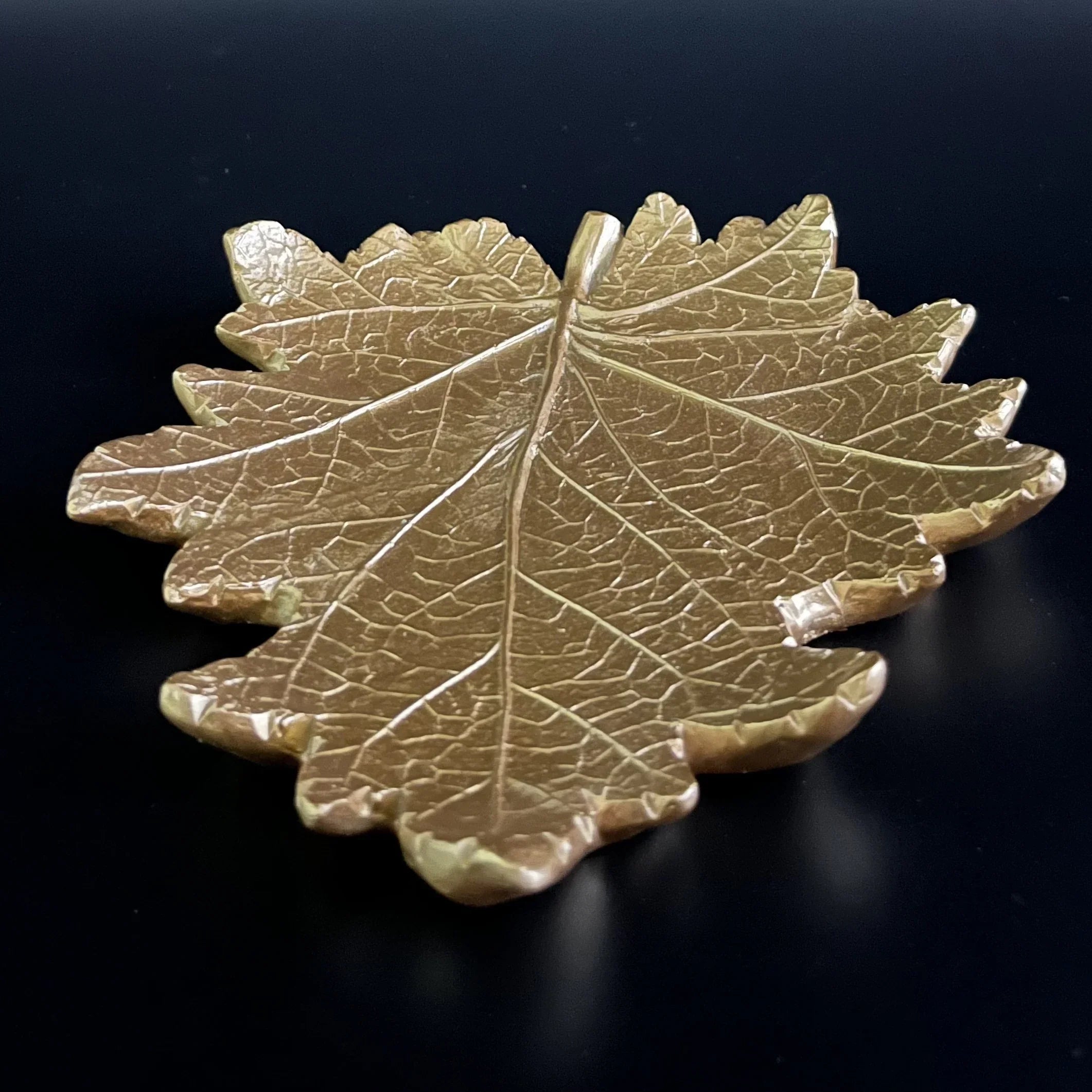 European Style Resin Leaf Decorative Tray for Jewelry, Keys, Candy, and Dessert Storage – Home and... - House Of Avana