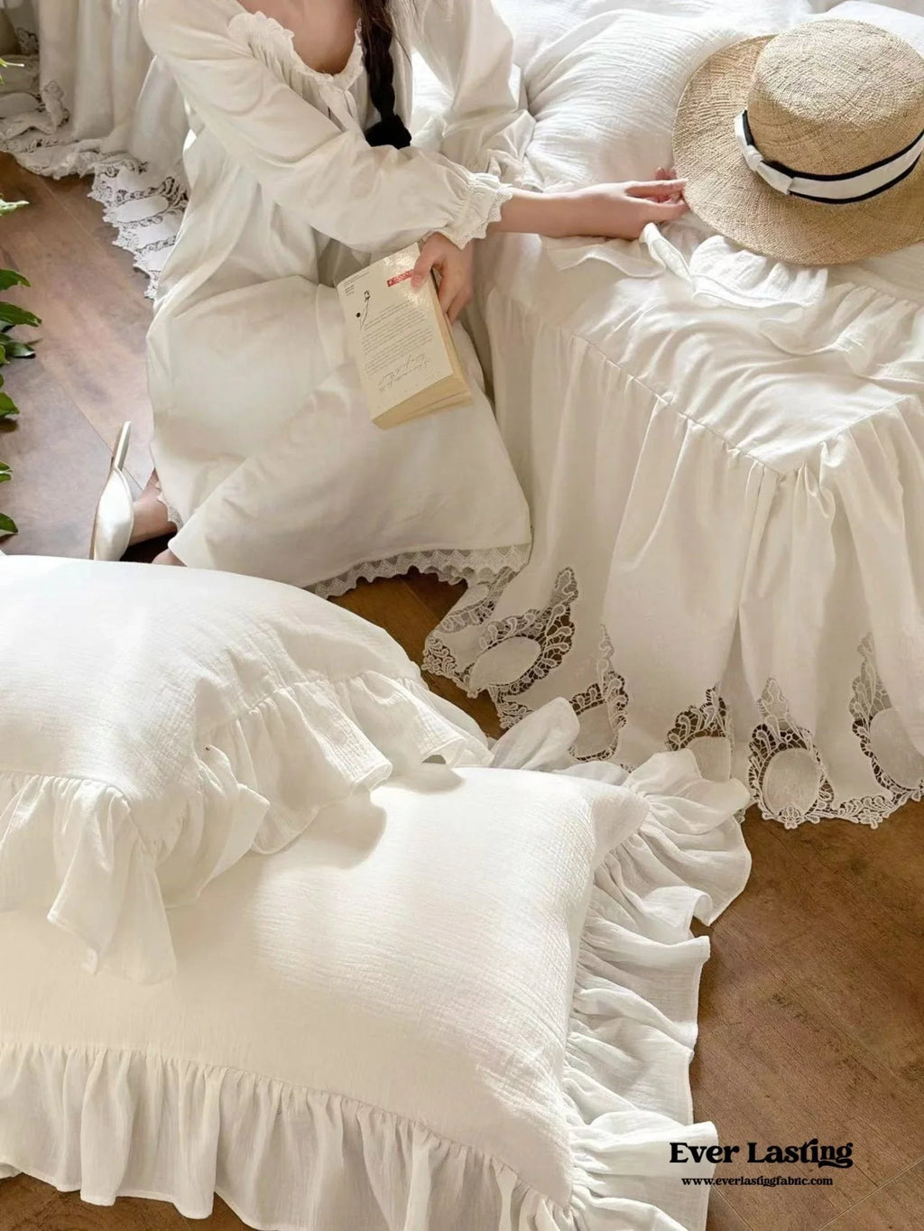 Liliane Elegant Ruffle Double Gauze Bedding Set / Hollow Out Ever Lasting