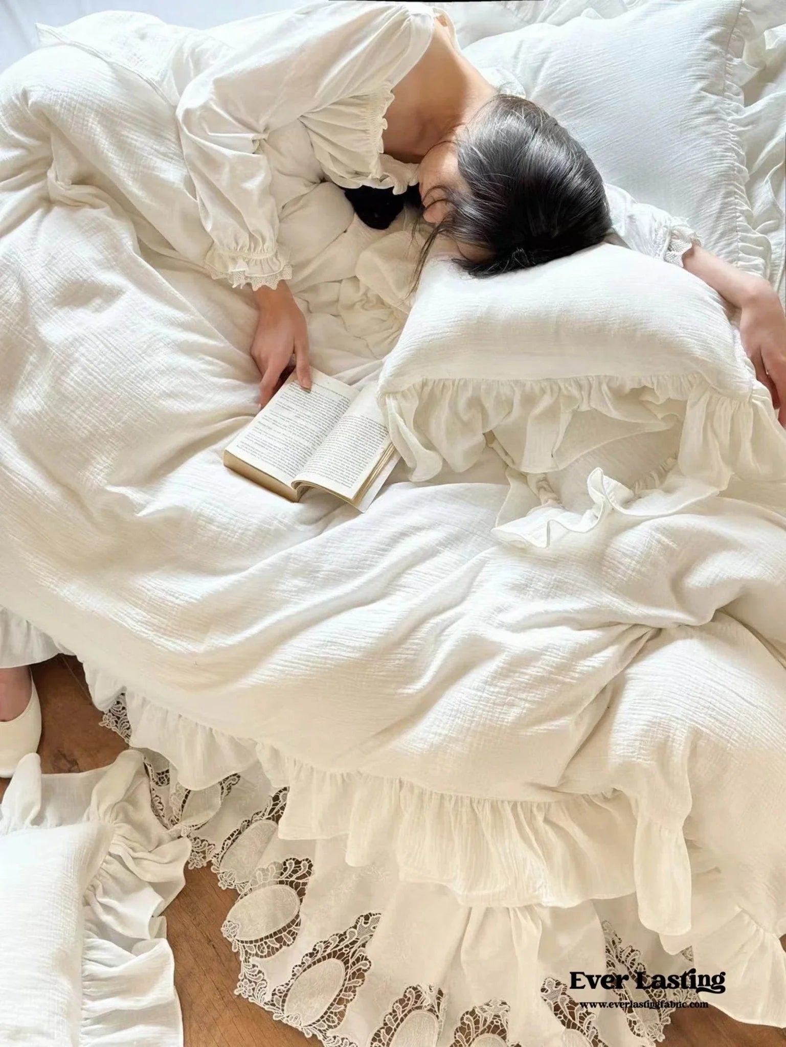 Liliane Elegant Ruffle Double Gauze Bedding Set / Hollow Out Ever Lasting