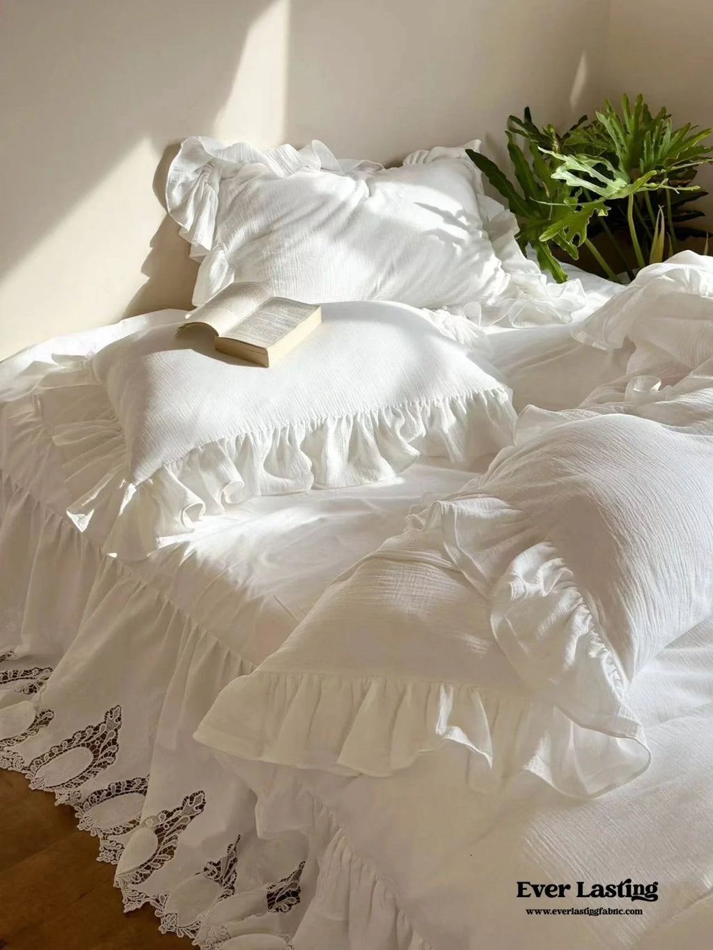 Liliane Elegant Ruffle Double Gauze Bedding Set / Hollow Out Ever Lasting
