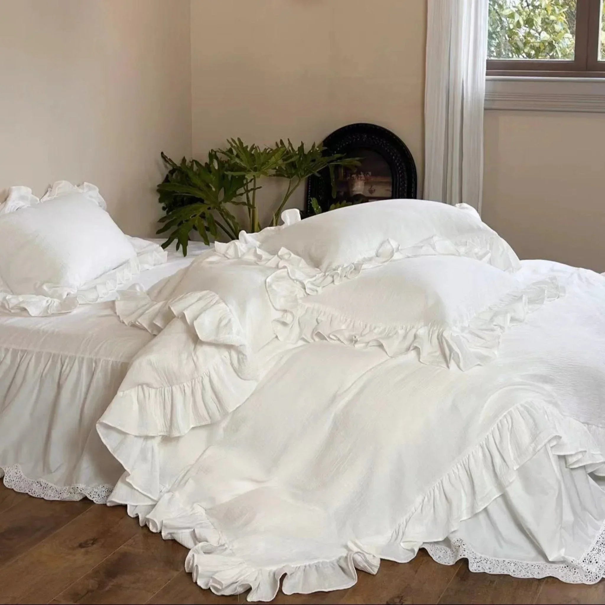 Liliane Elegant Ruffle Double Gauze Bedding Set / Hollow Out Ever Lasting