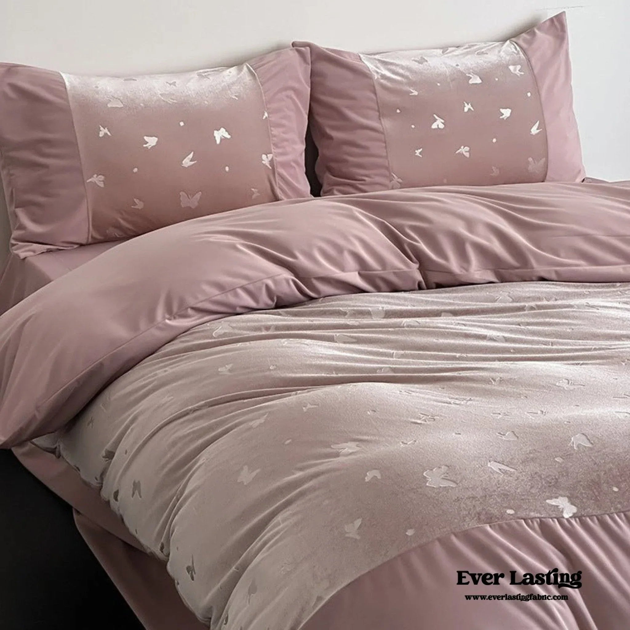 Lilou Velvet Butterfly Bedding Set / Eclipse Black Ever Lasting