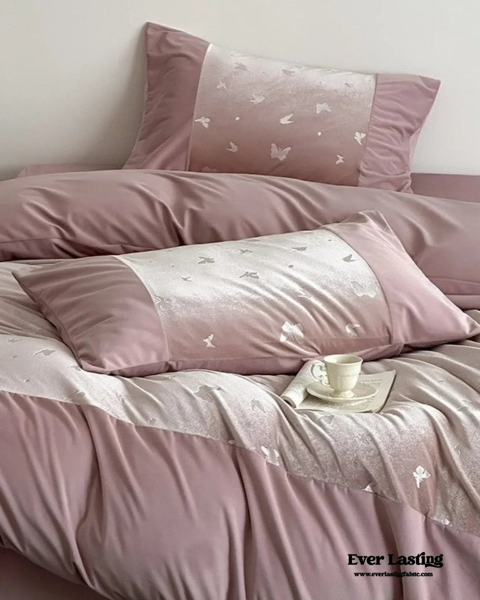 Lilou Velvet Butterfly Bedding Set / Pink Blush Ever Lasting