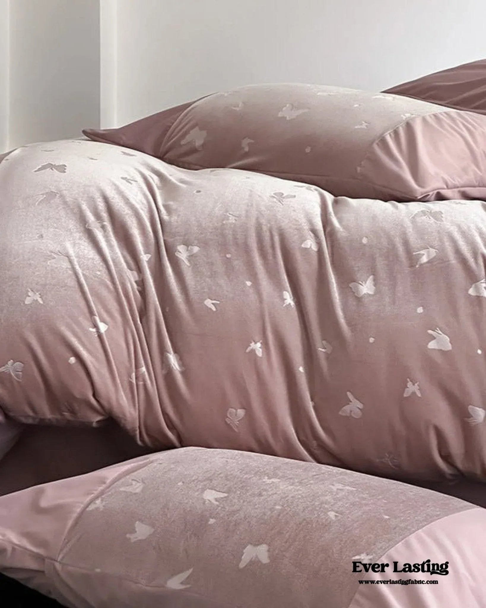 Lilou Velvet Butterfly Bedding Set / Pink Blush Ever Lasting