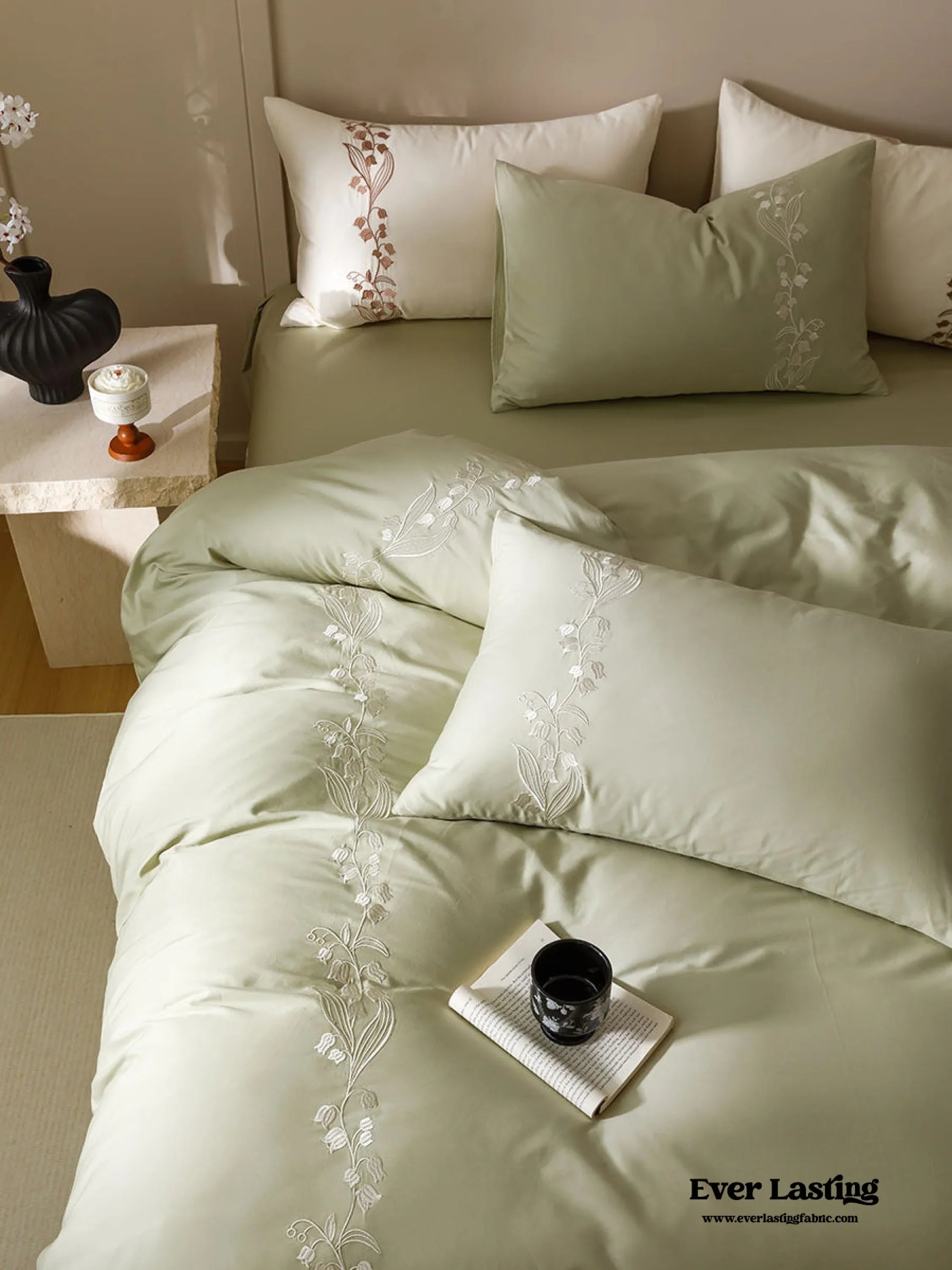 Lily of the Valley Embroidered Silky Bedding Set / Brown Ever Lasting