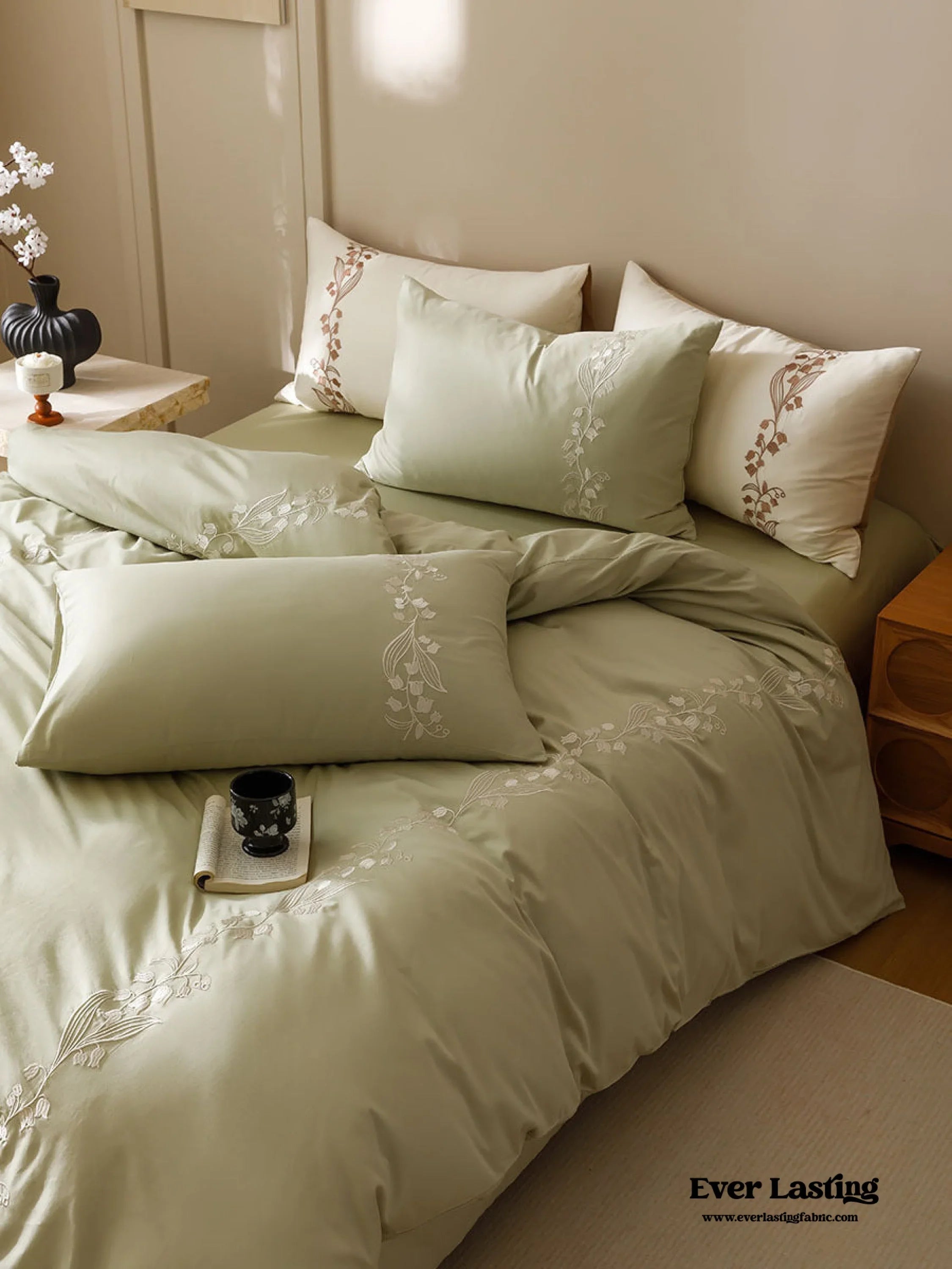 Lily of the Valley Embroidered Silky Bedding Set / Brown Ever Lasting