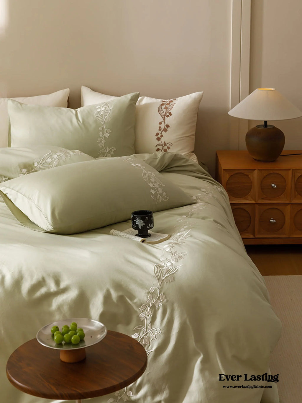 Lily of the Valley Embroidered Silky Bedding Set / Brown Ever Lasting