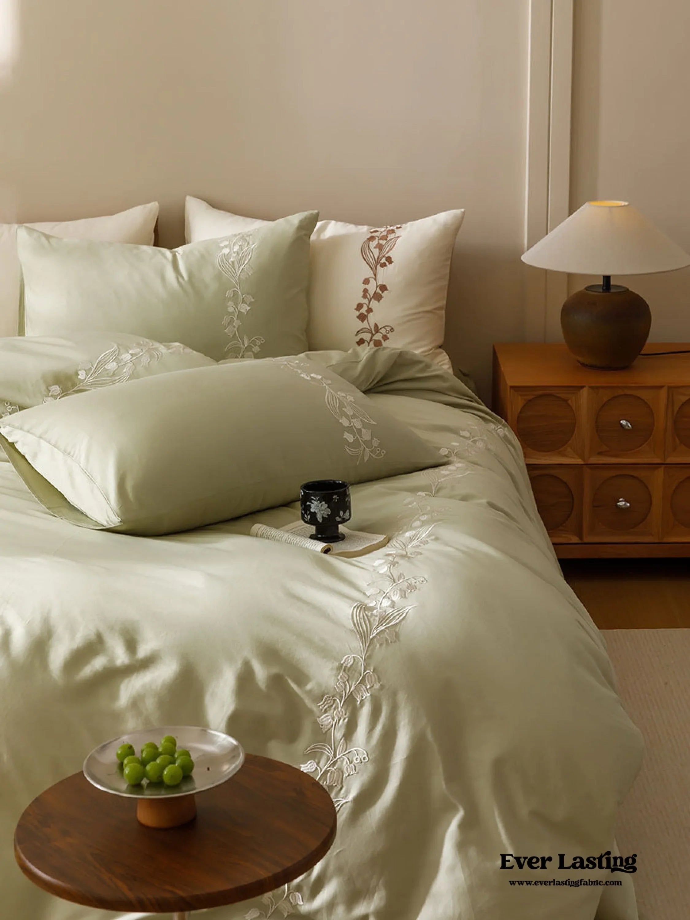 Lily of the Valley Embroidered Silky Bedding Set / Brown Ever Lasting
