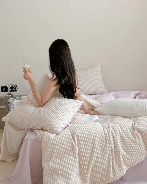 Logan Modern Pleated Striped Bedding Set / Pink Ever Lasting