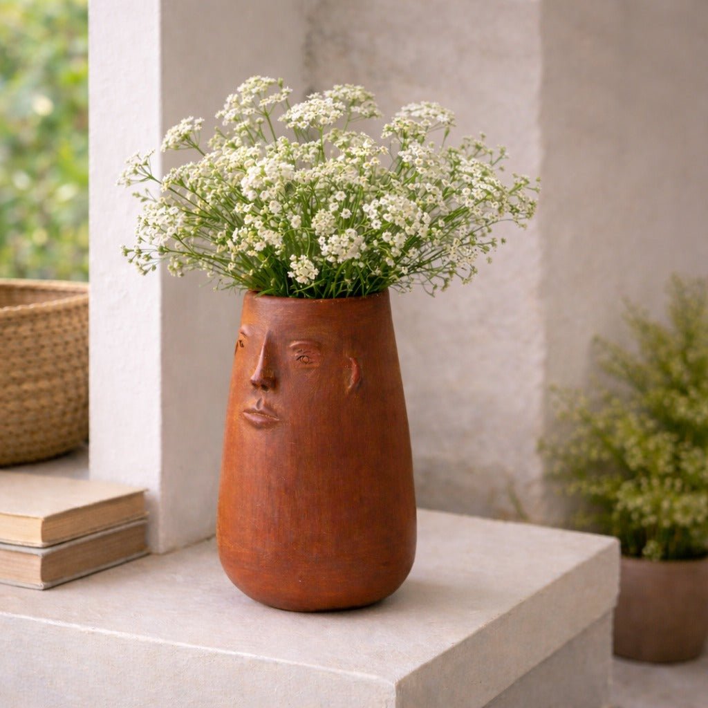 Los Rostros Flower Vase