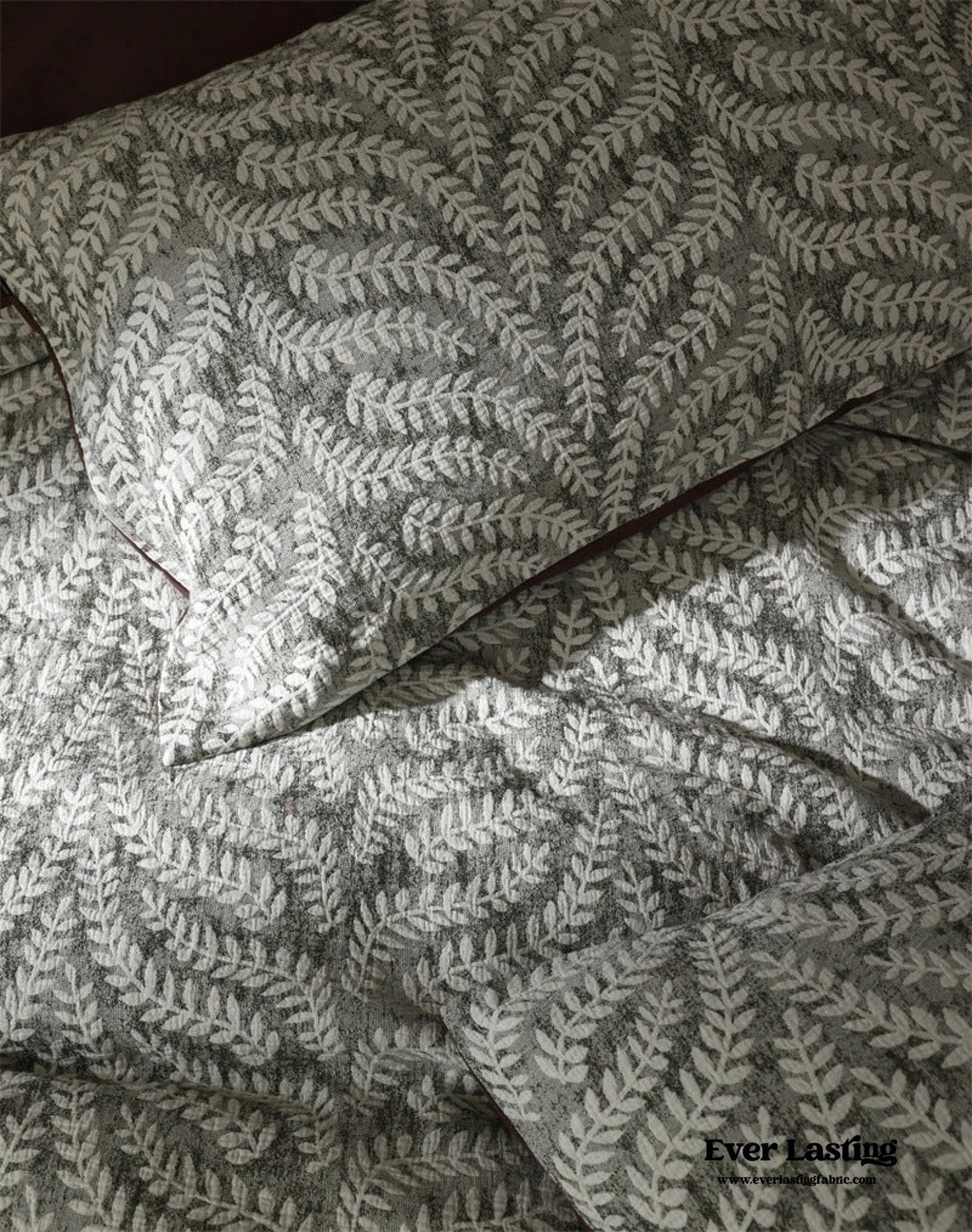 Lucien Silky Vintage Jacquard Bedding Set / Brown Ever Lasting