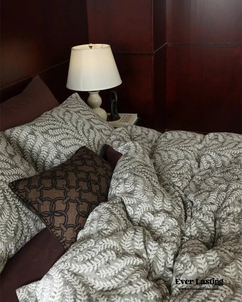 Lucien Silky Vintage Jacquard Bedding Set / Brown Ever Lasting