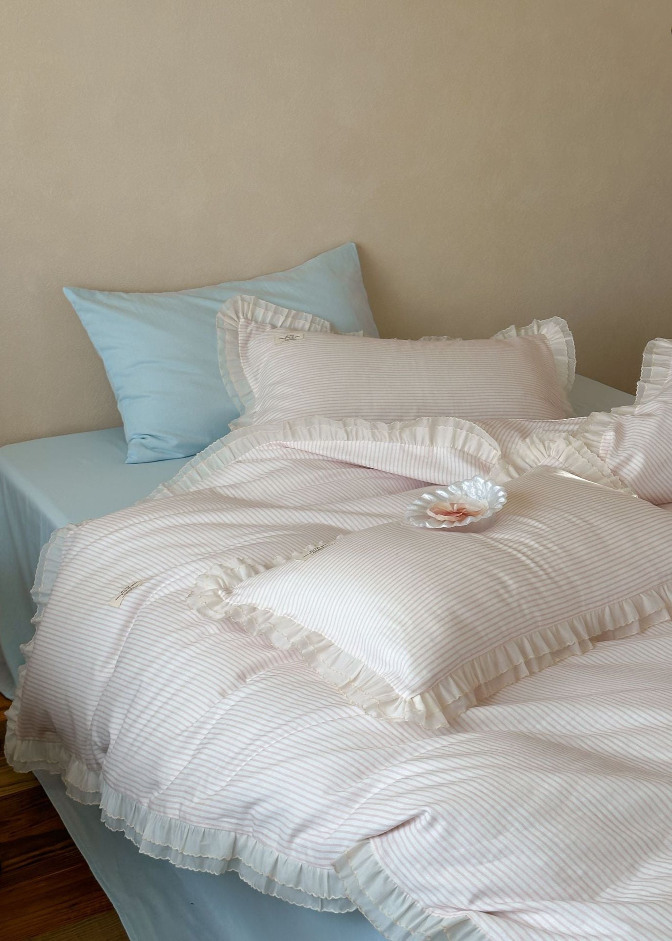 Mabel Lace Double Gauze Striped Bedding Set / Blue Ever Lasting