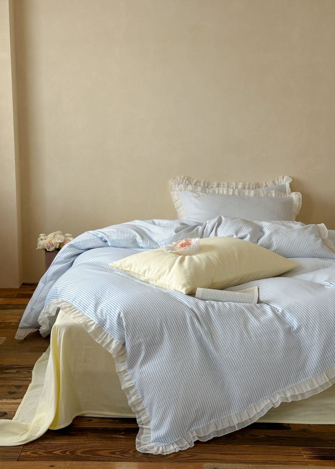 Mabel Lace Double Gauze Striped Bedding Set / Blue Ever Lasting