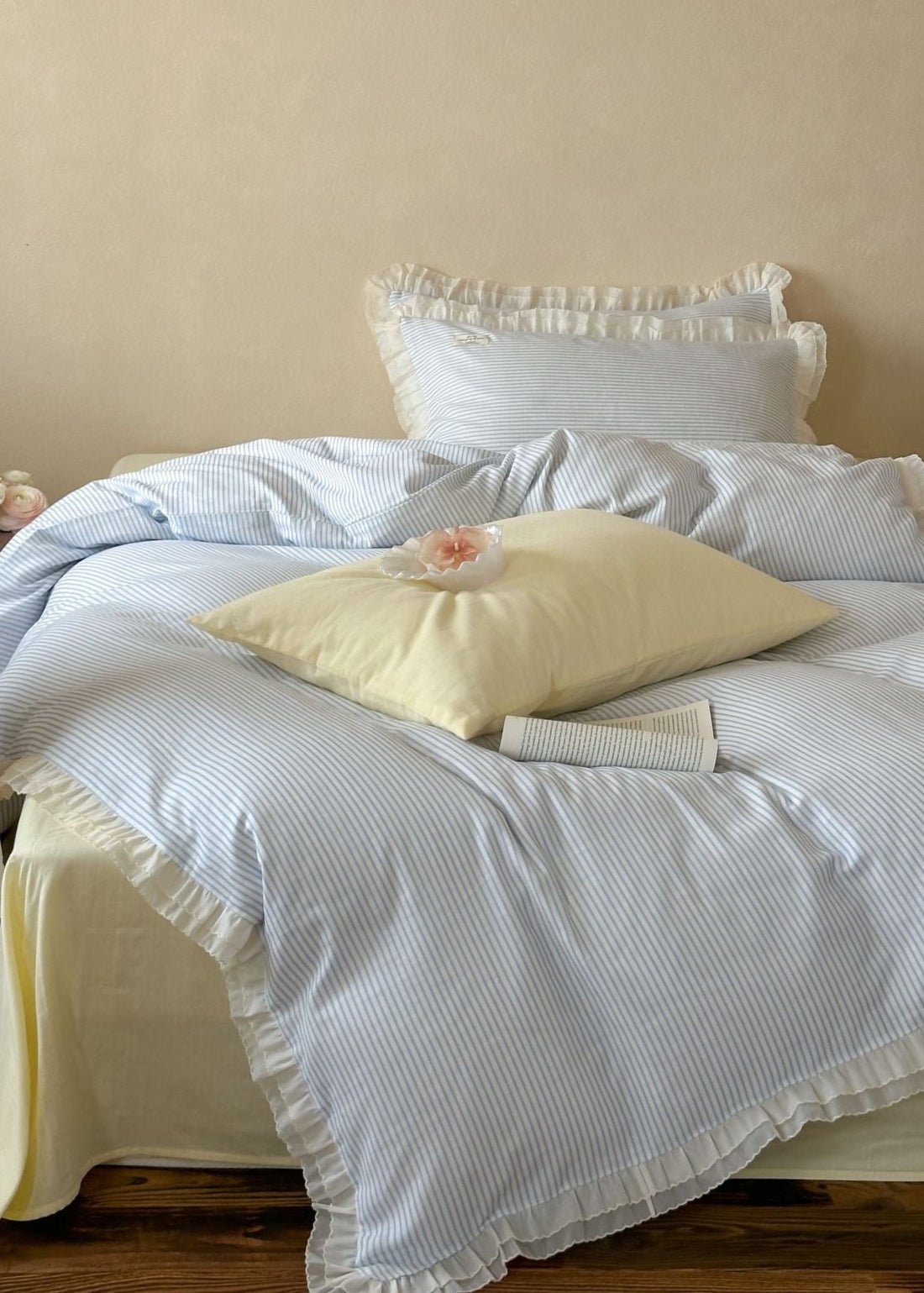 Mabel Lace Double Gauze Striped Bedding Set / Blue Ever Lasting