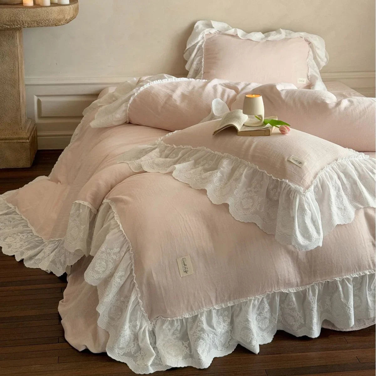 Macaroon French Lace Ruffled Bedding Set / Cream Ever Lasting