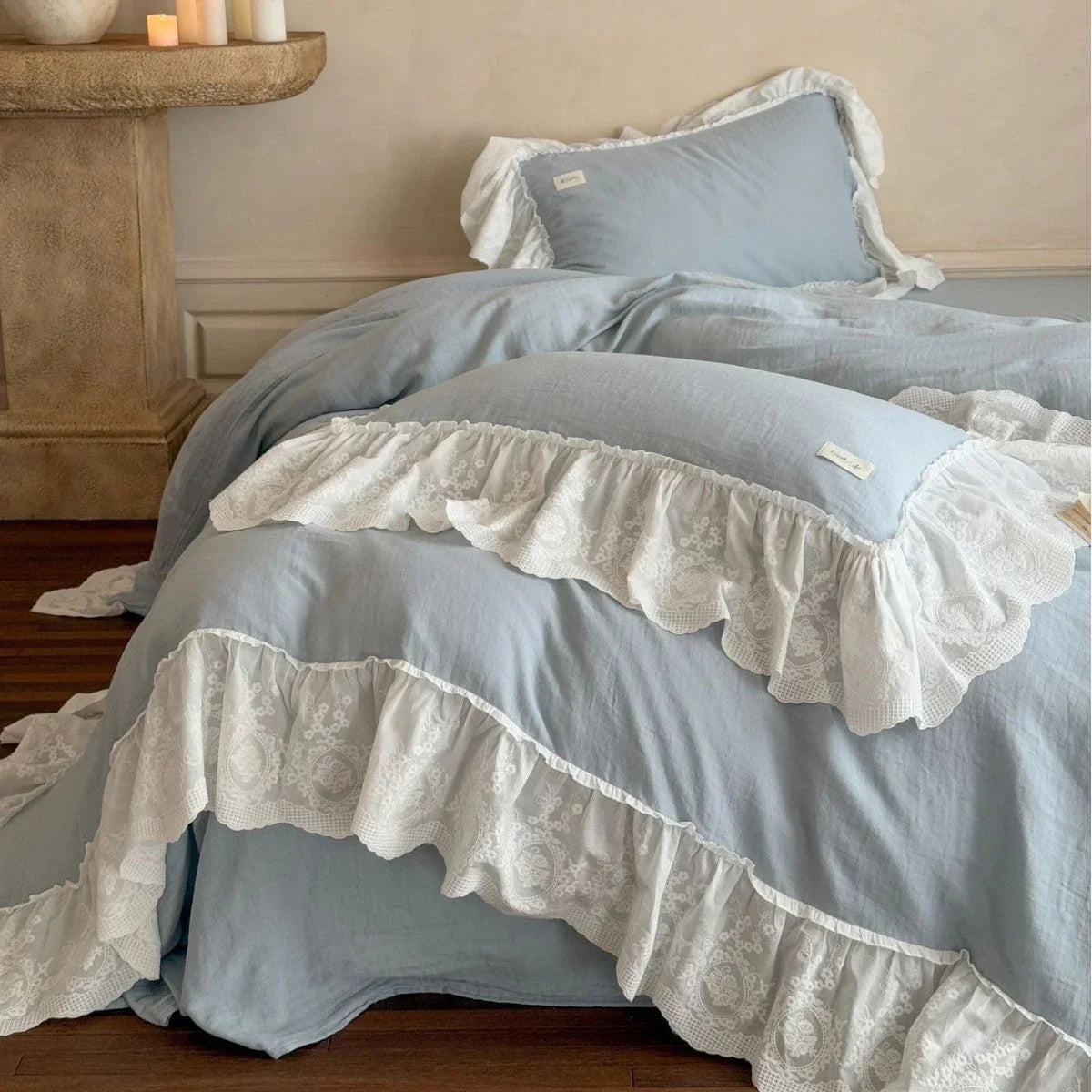 Macaroon French Lace Ruffled Bedding Set / Cream Ever Lasting