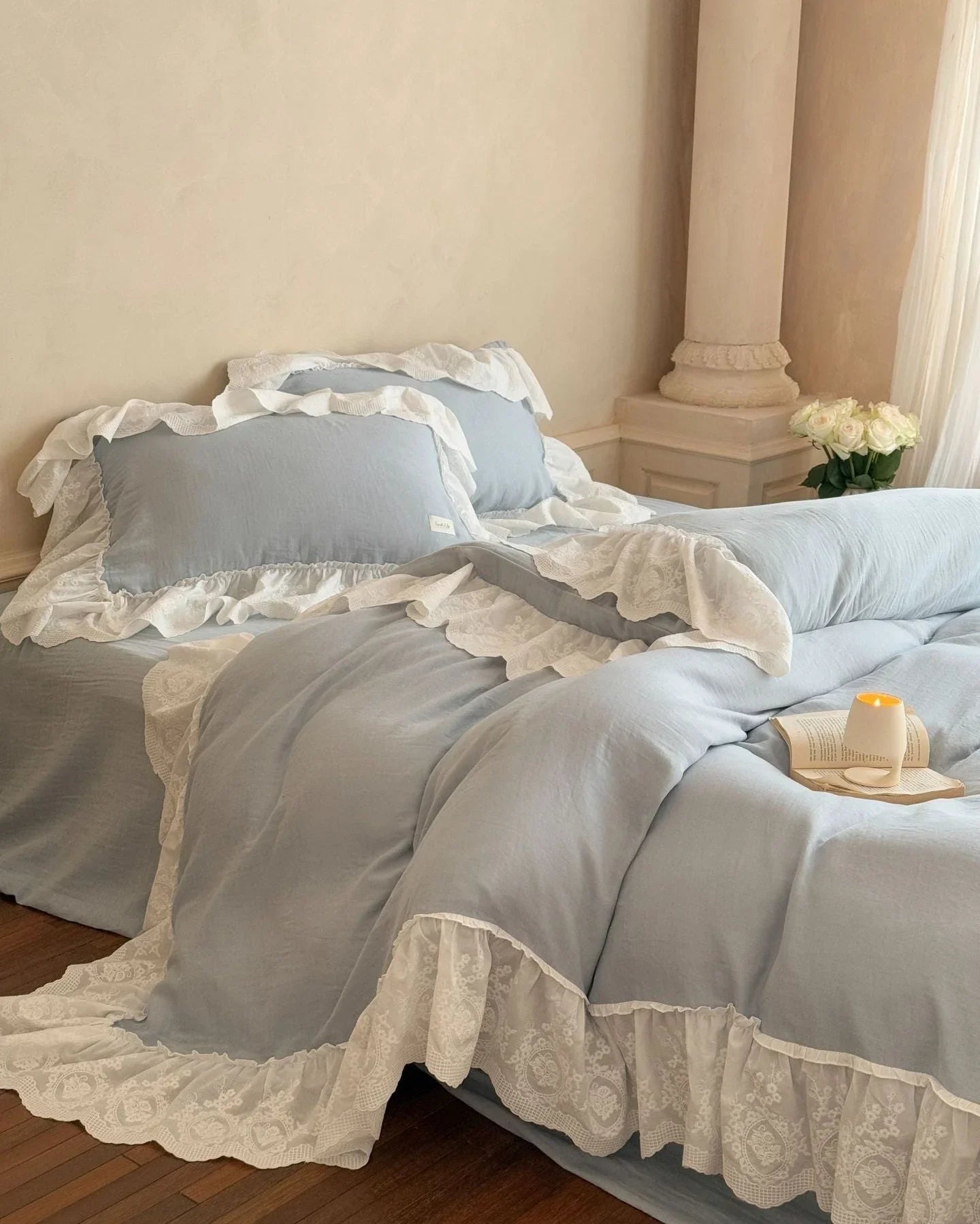 Macaroon French Lace Ruffled Bedding Set / Cream Ever Lasting