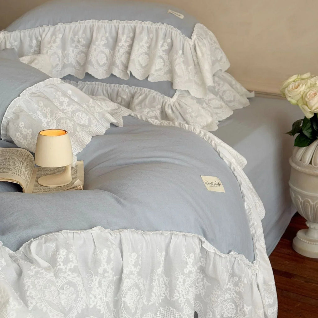 Macaroon French Lace Ruffled Bedding Set / Cream Ever Lasting