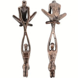 Home Decor Couple Sculpture with Creative Man Lifting Woman