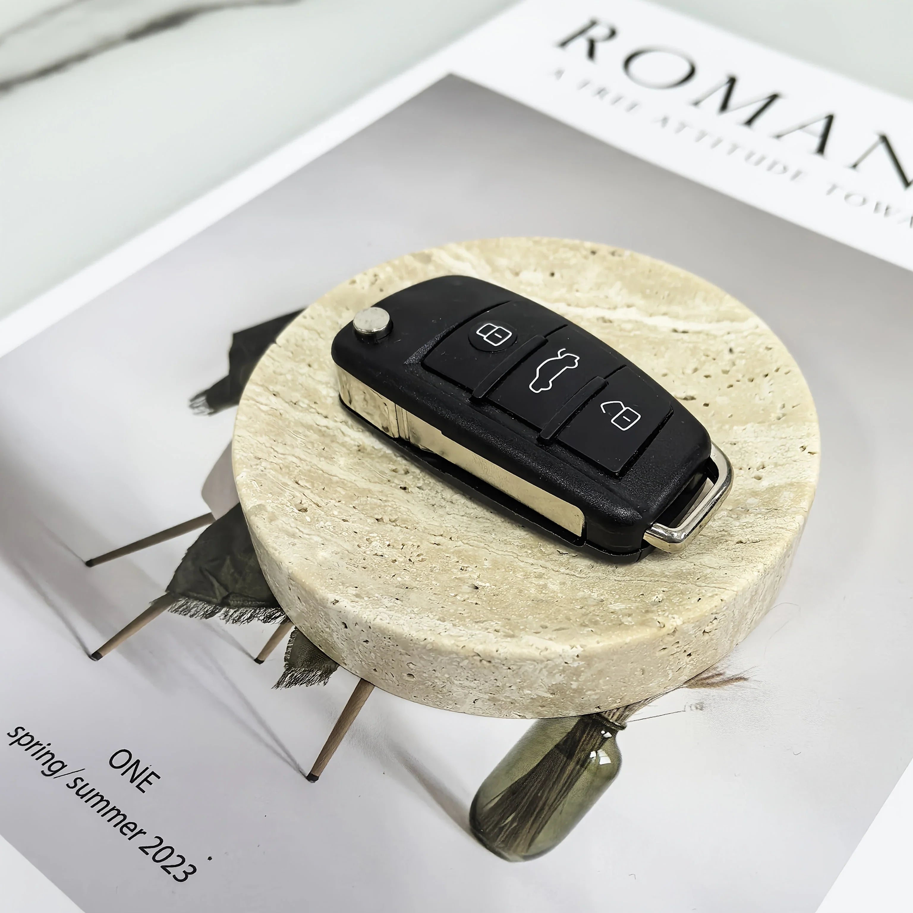 Round marble tray with pearl design, polished white stone - House of Avana