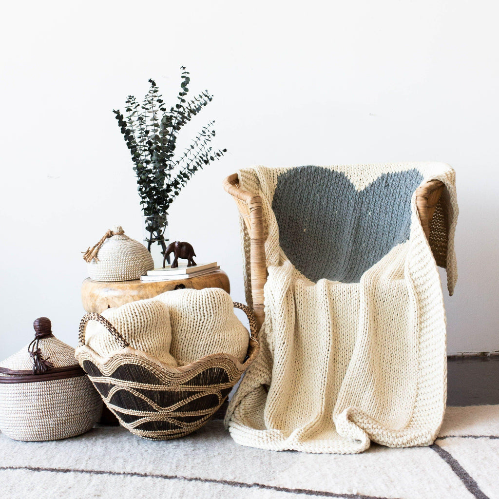 Soft cream merino wool heart throw blanket, hand-knitted with love - House of Avana