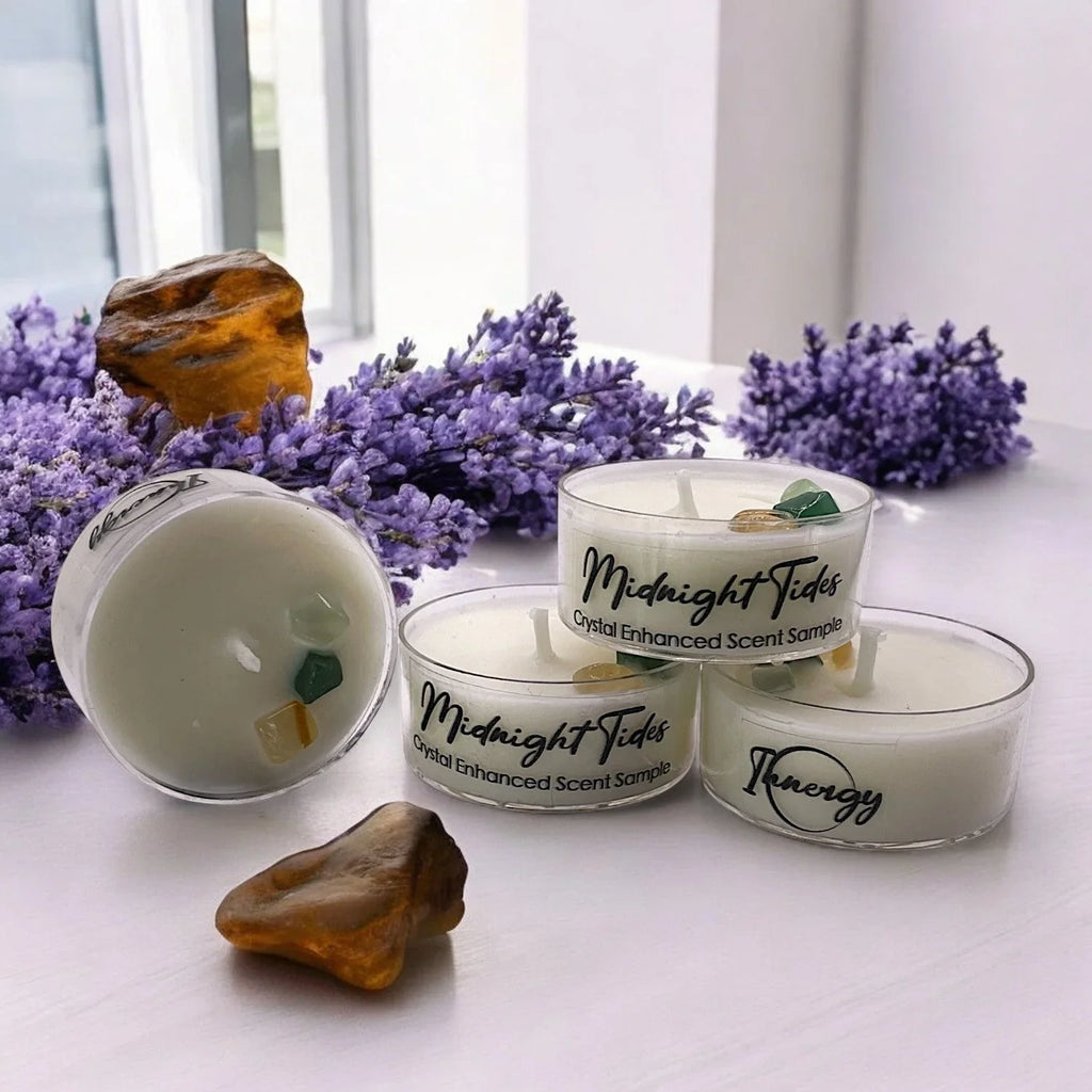 Crystal tea light candle in dark blue, coconut-soy wax, ambient glow - House of Avana