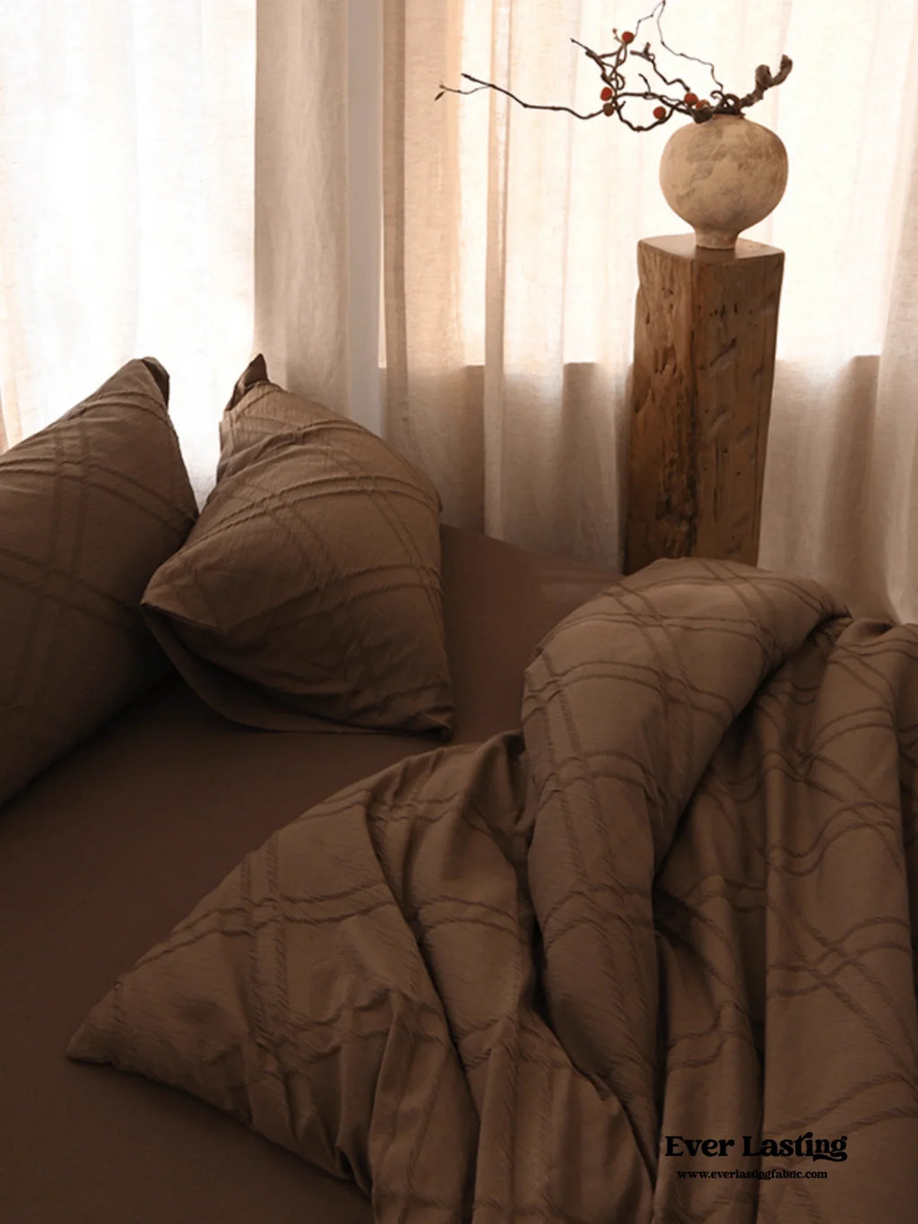 Millard Geometric Jacquard Bedding Set / Brown Ever Lasting