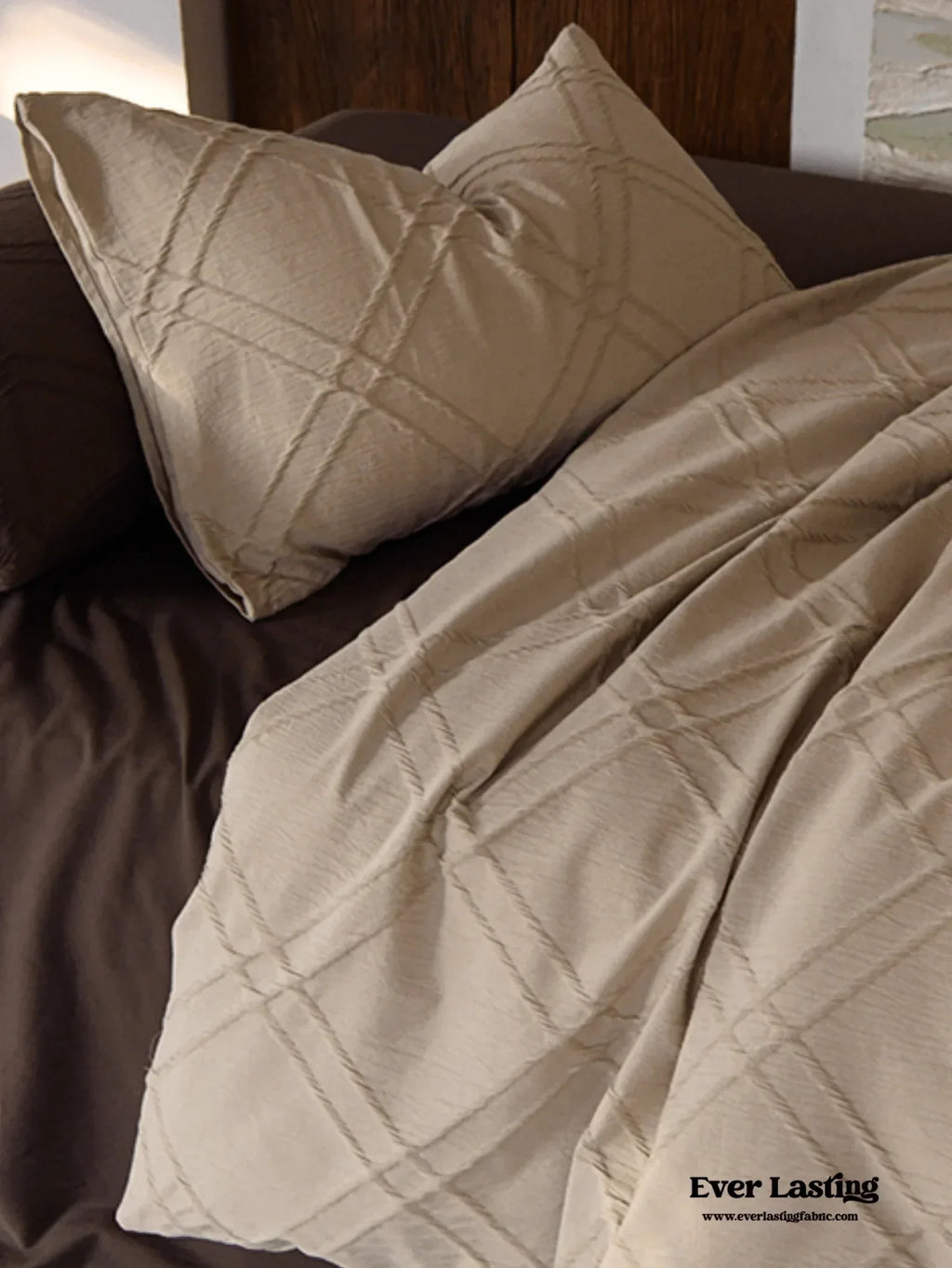 Millard Geometric Jacquard Bedding Set / Brown Ever Lasting