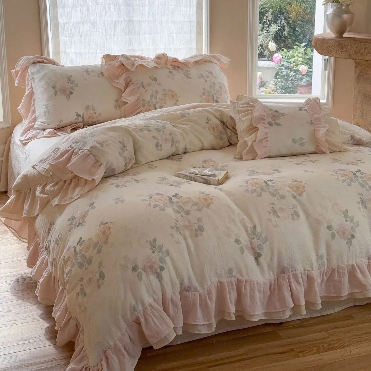 Millie Lace Ruffle Floral Bedding Set / Blue Ever Lasting