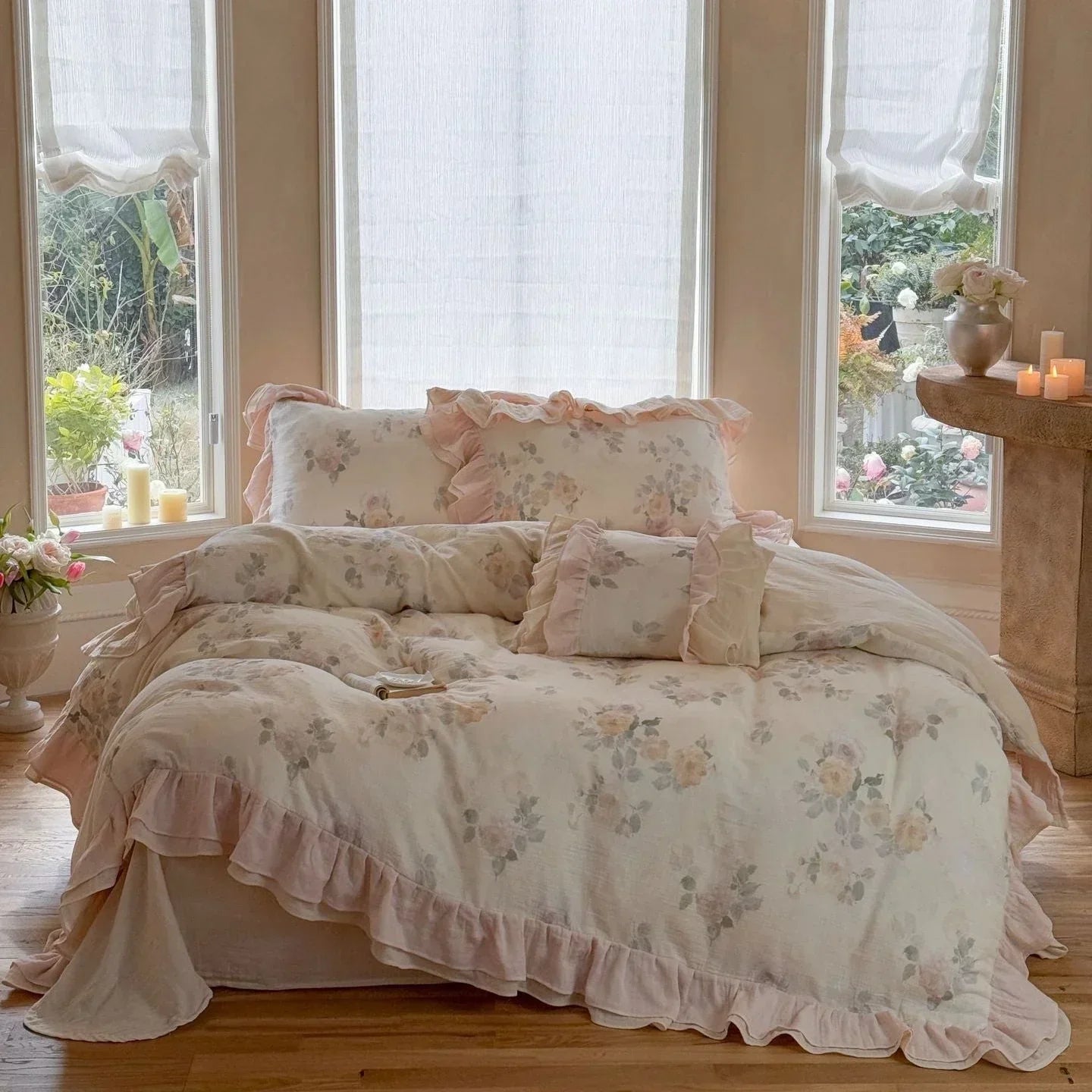 Millie Lace Ruffle Floral Bedding Set / Blue Ever Lasting