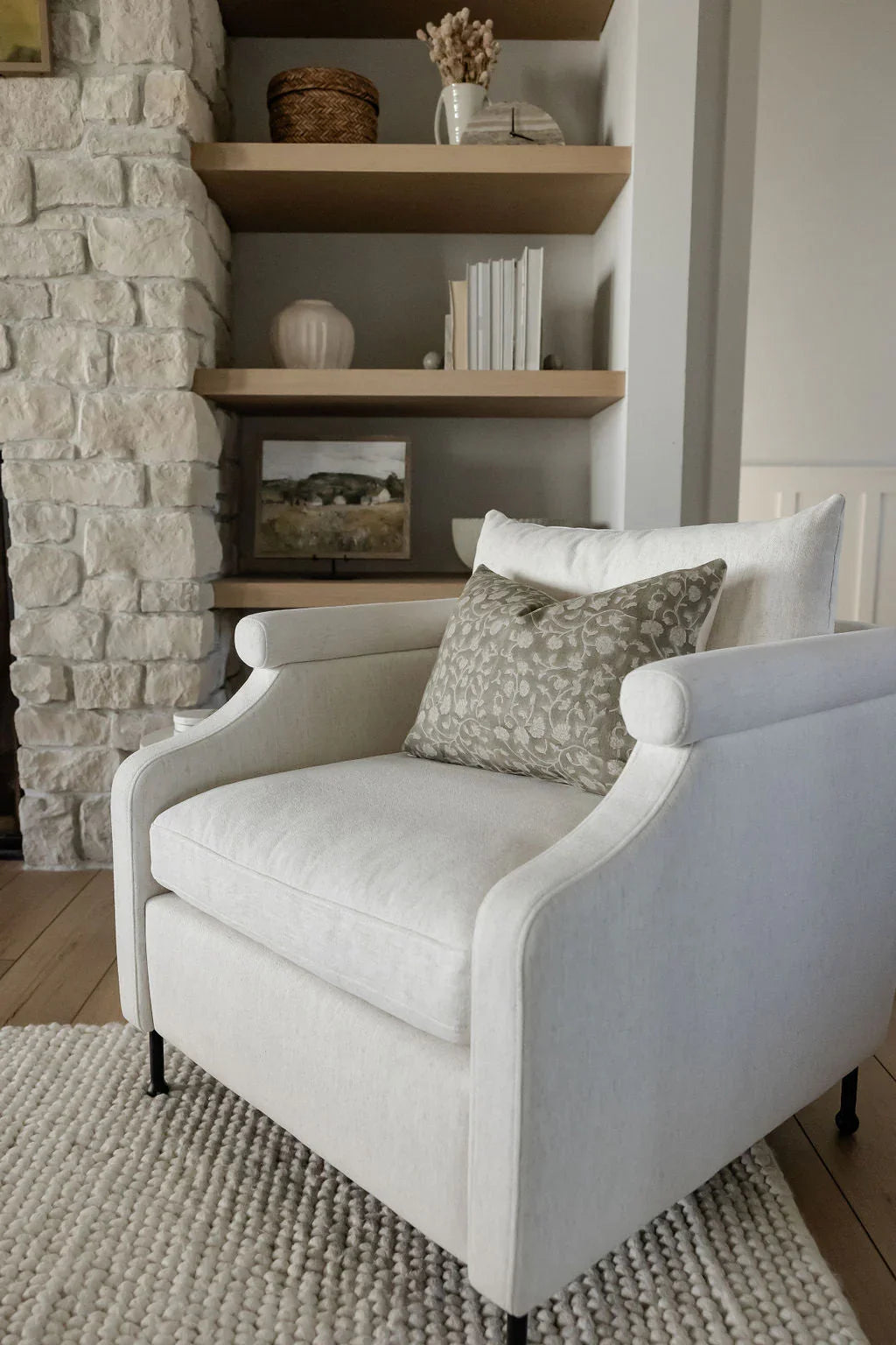 Mindy, angled view - House Of Avana