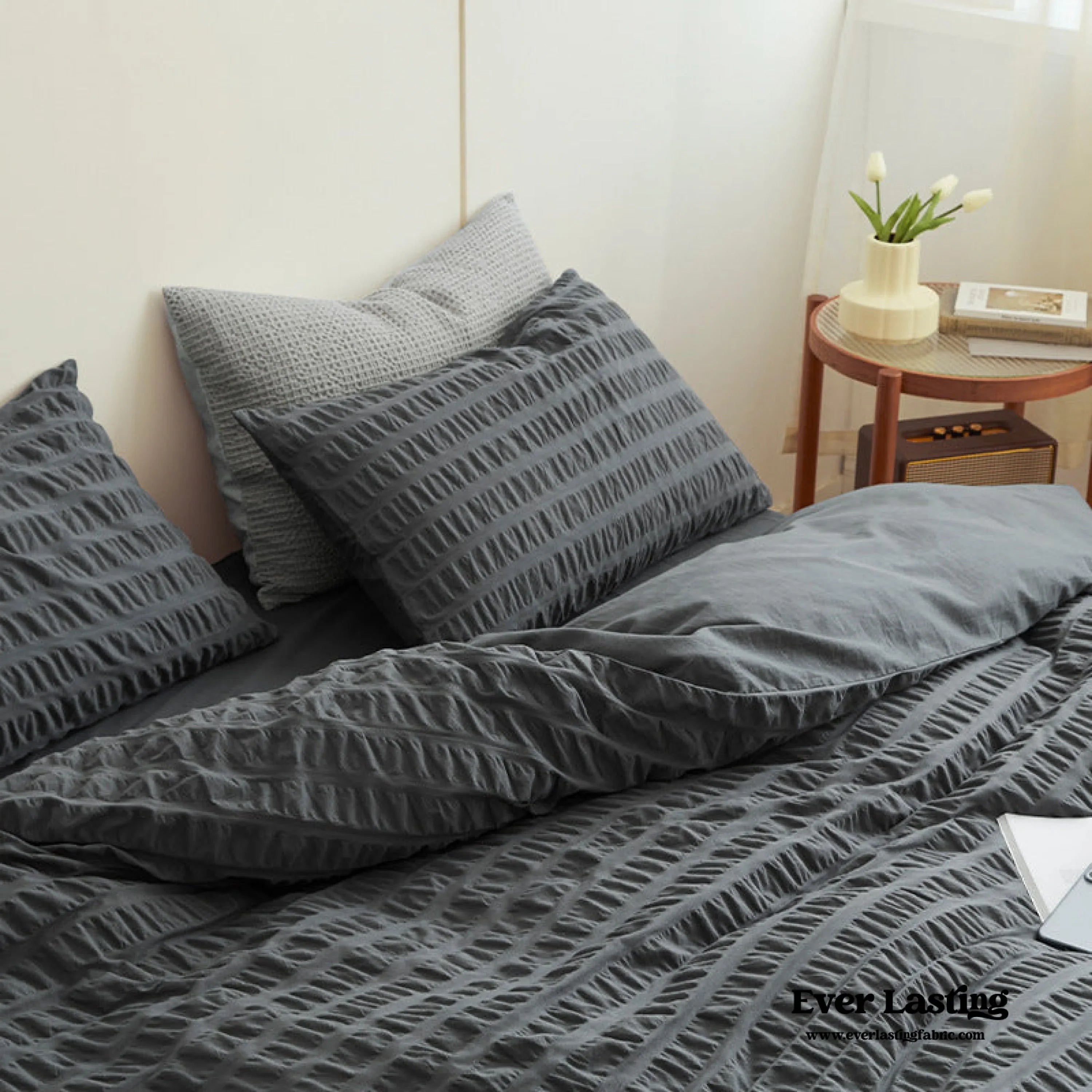 Minimal Bubble Textured Bedding Set / Blue Ever Lasting