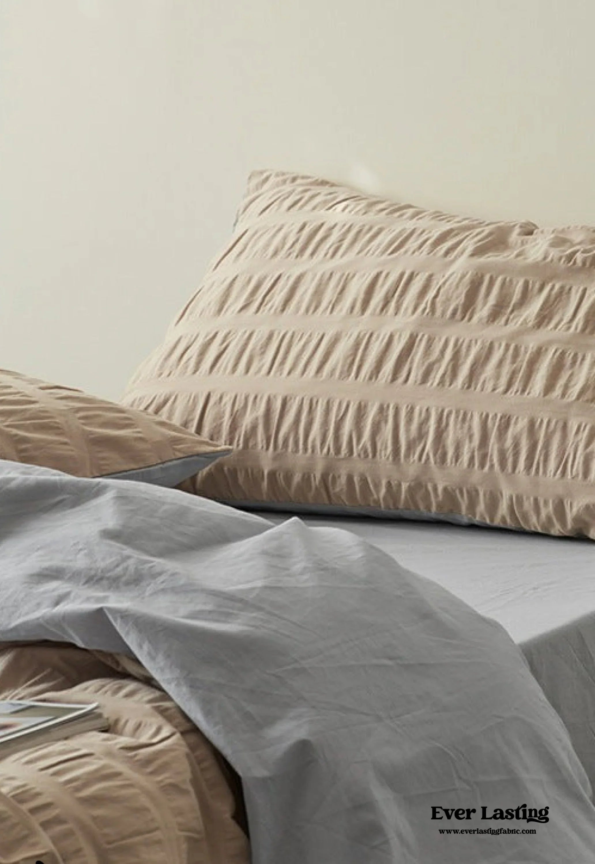Minimal Bubble Textured Bedding Set / Blue Ever Lasting