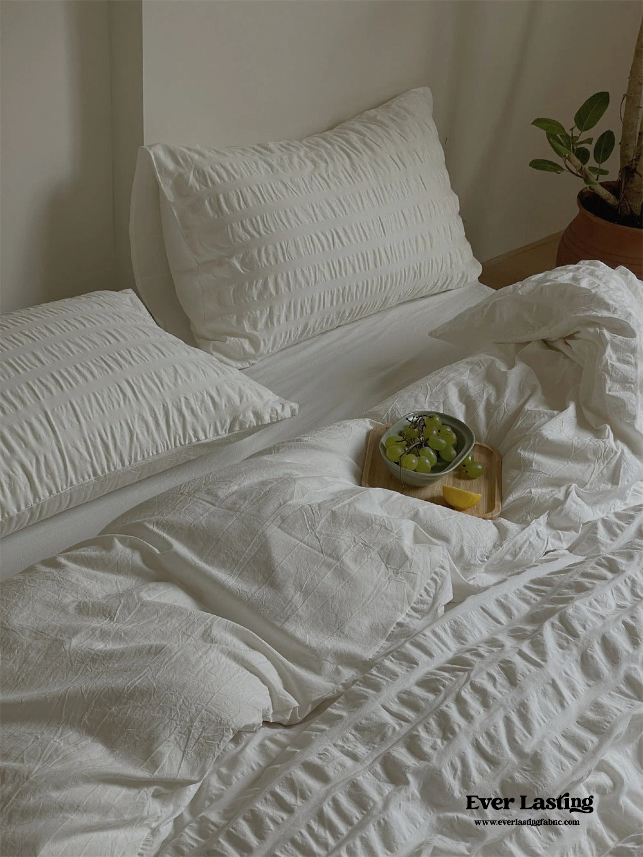 Minimal Bubble Textured Bedding Set / Blue Ever Lasting