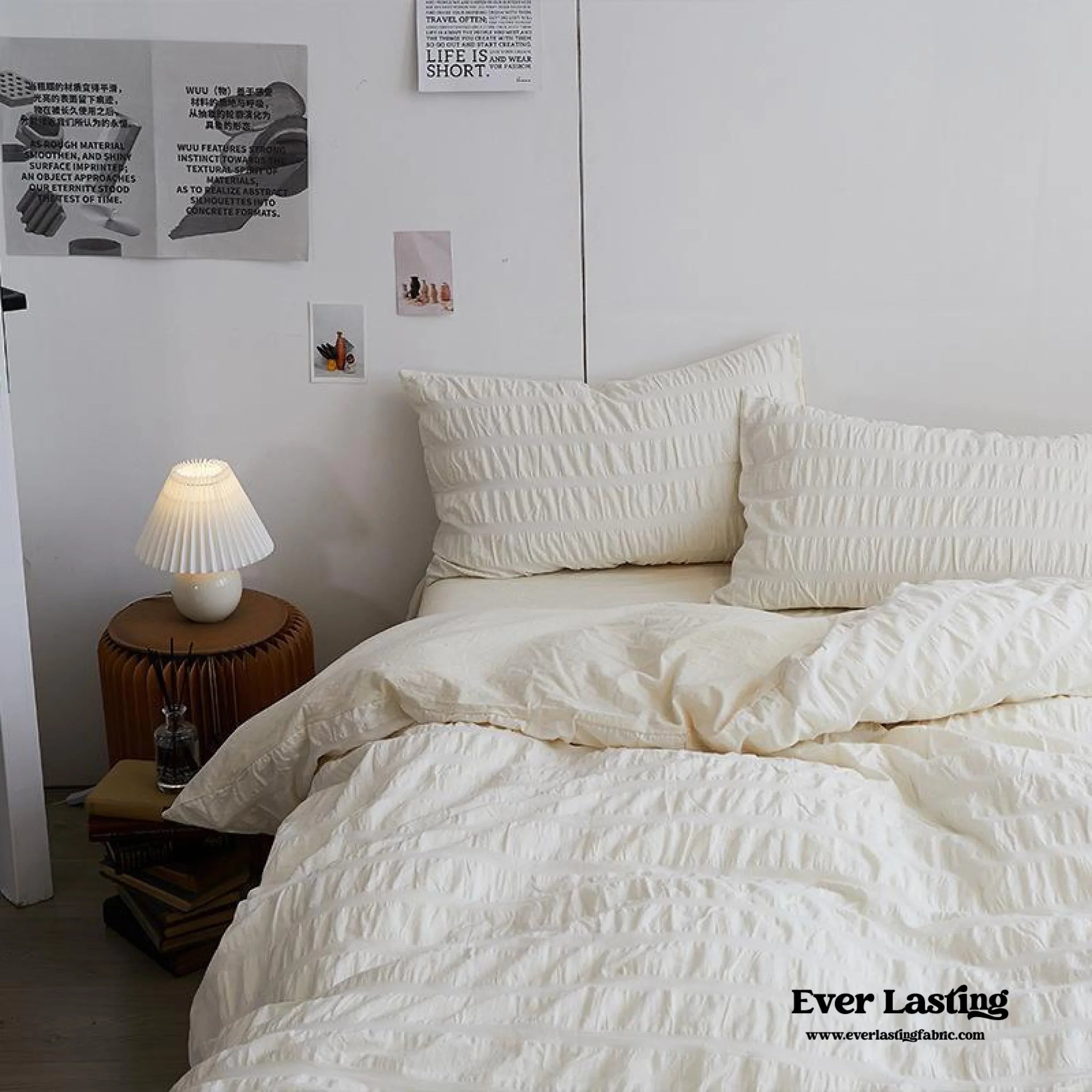 Minimal Bubble Textured Bedding Set / Blue Ever Lasting