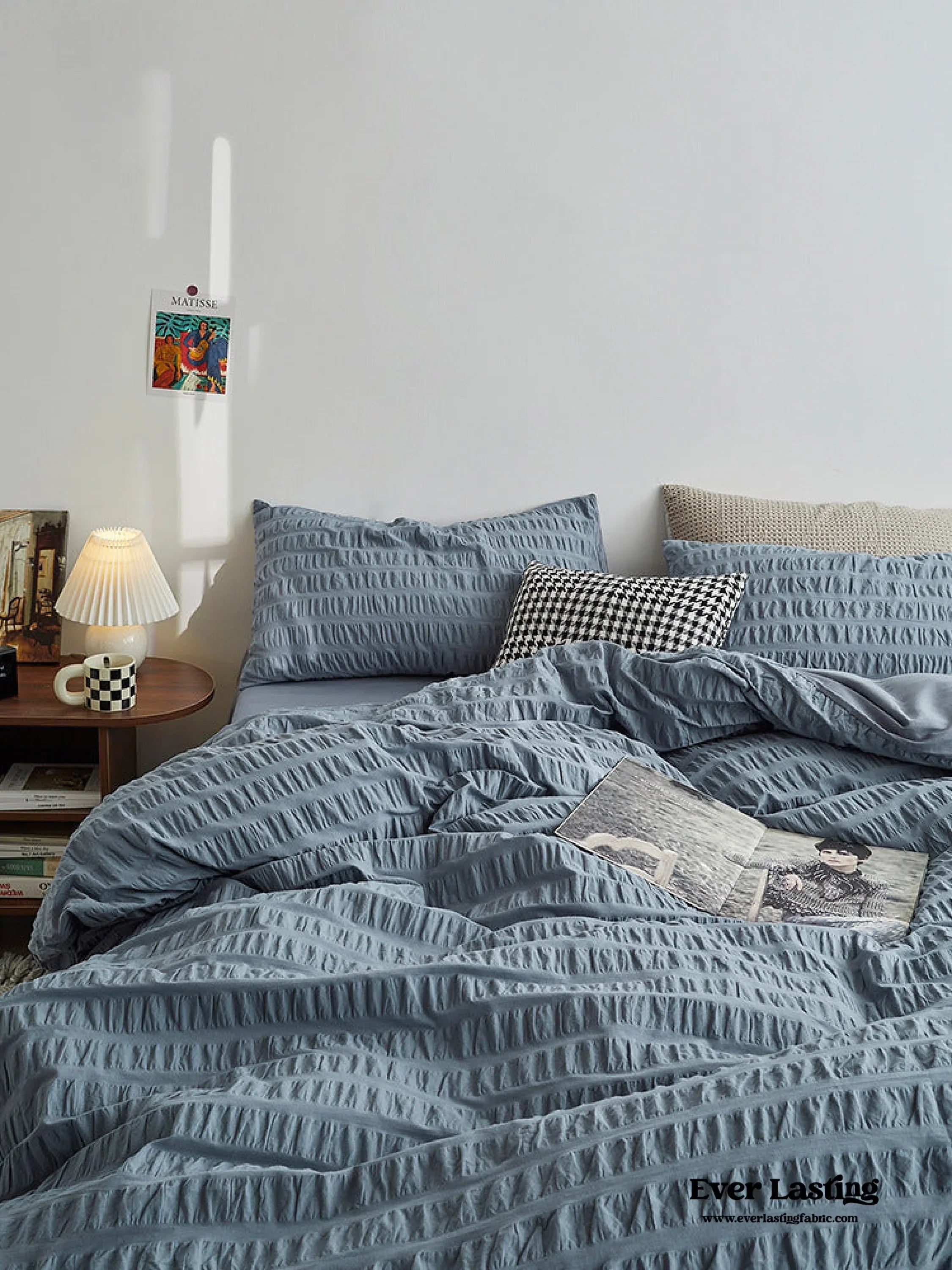 Minimal Bubble Textured Bedding Set / Blue Ever Lasting