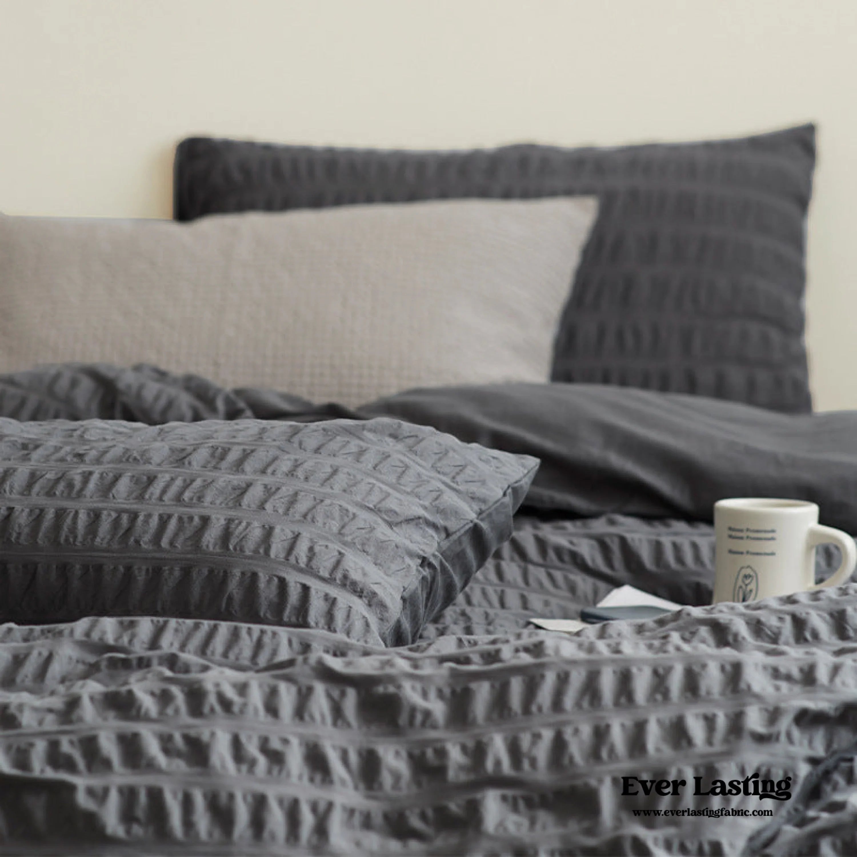 Minimal Bubble Textured Bedding Set / Blue Ever Lasting
