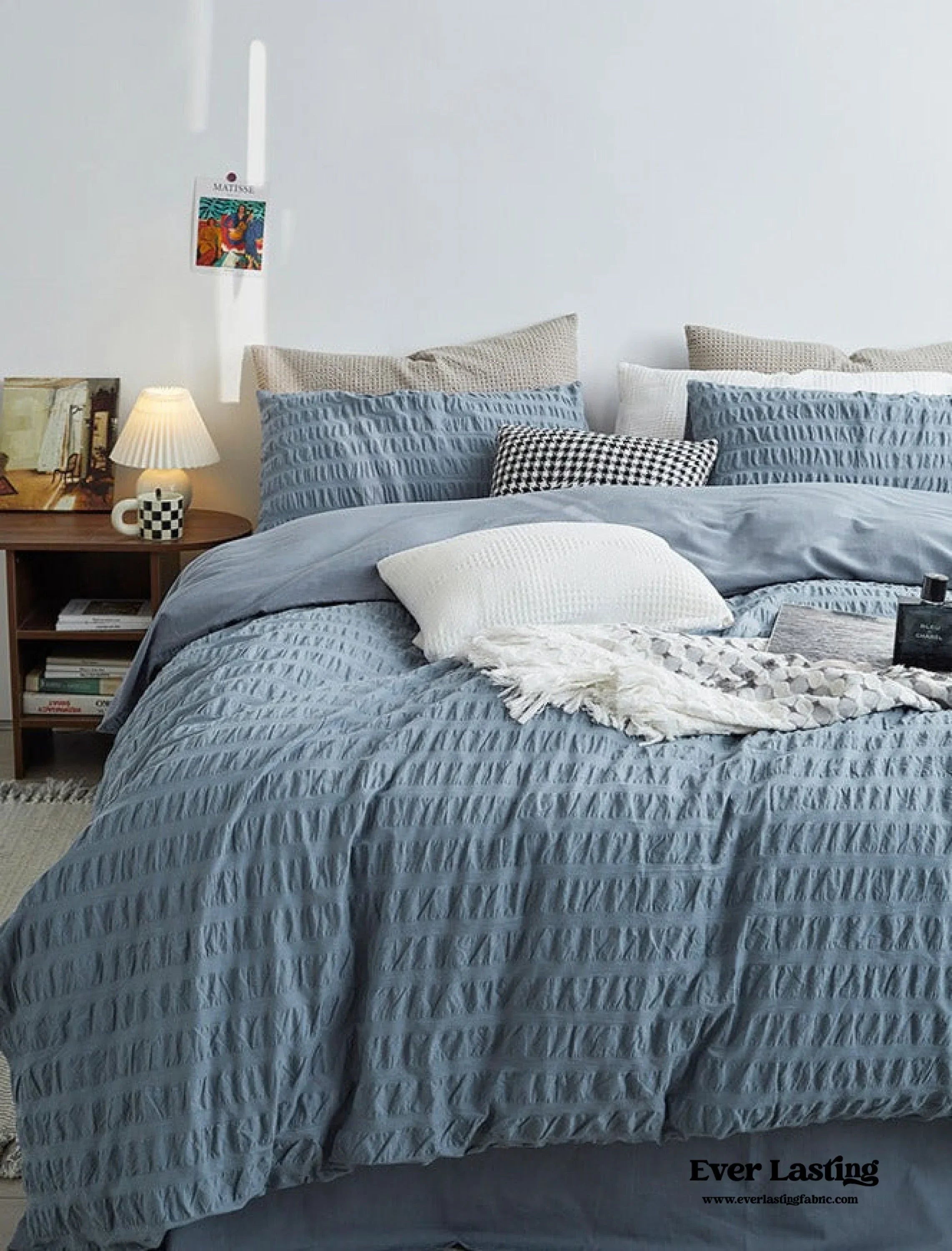 Minimal Bubble Textured Bedding Set / Blue Ever Lasting
