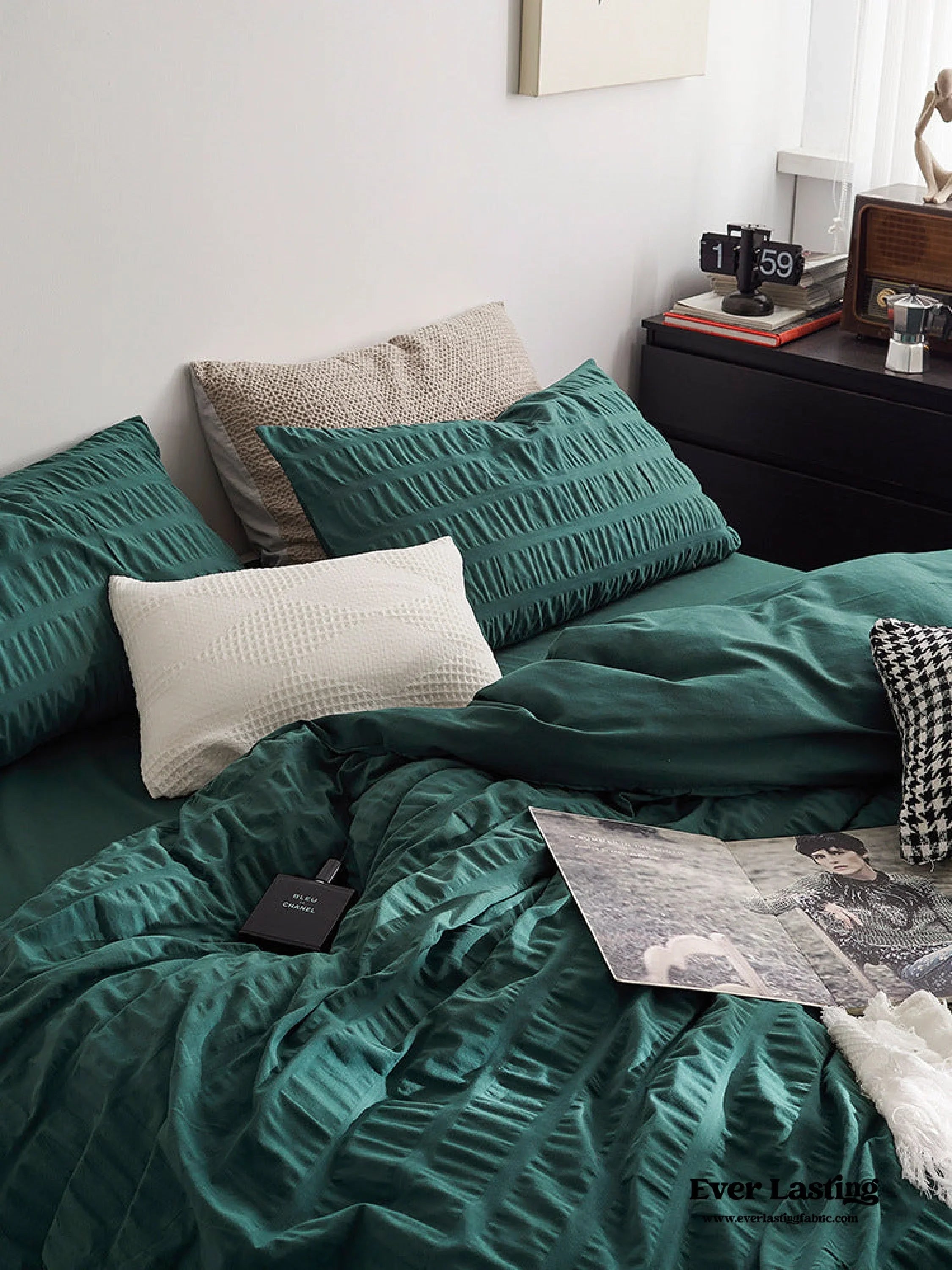 Minimal Bubble Textured Bedding Set / Blue Ever Lasting