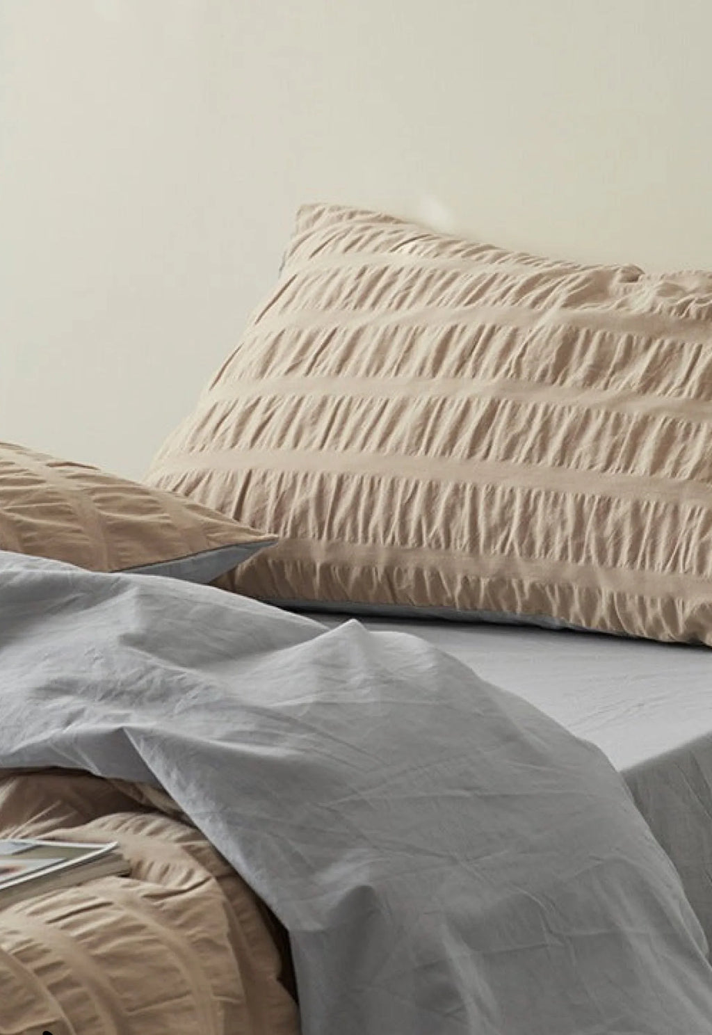 Minimal Bubble Textured Bedding Set / Blue Ever Lasting