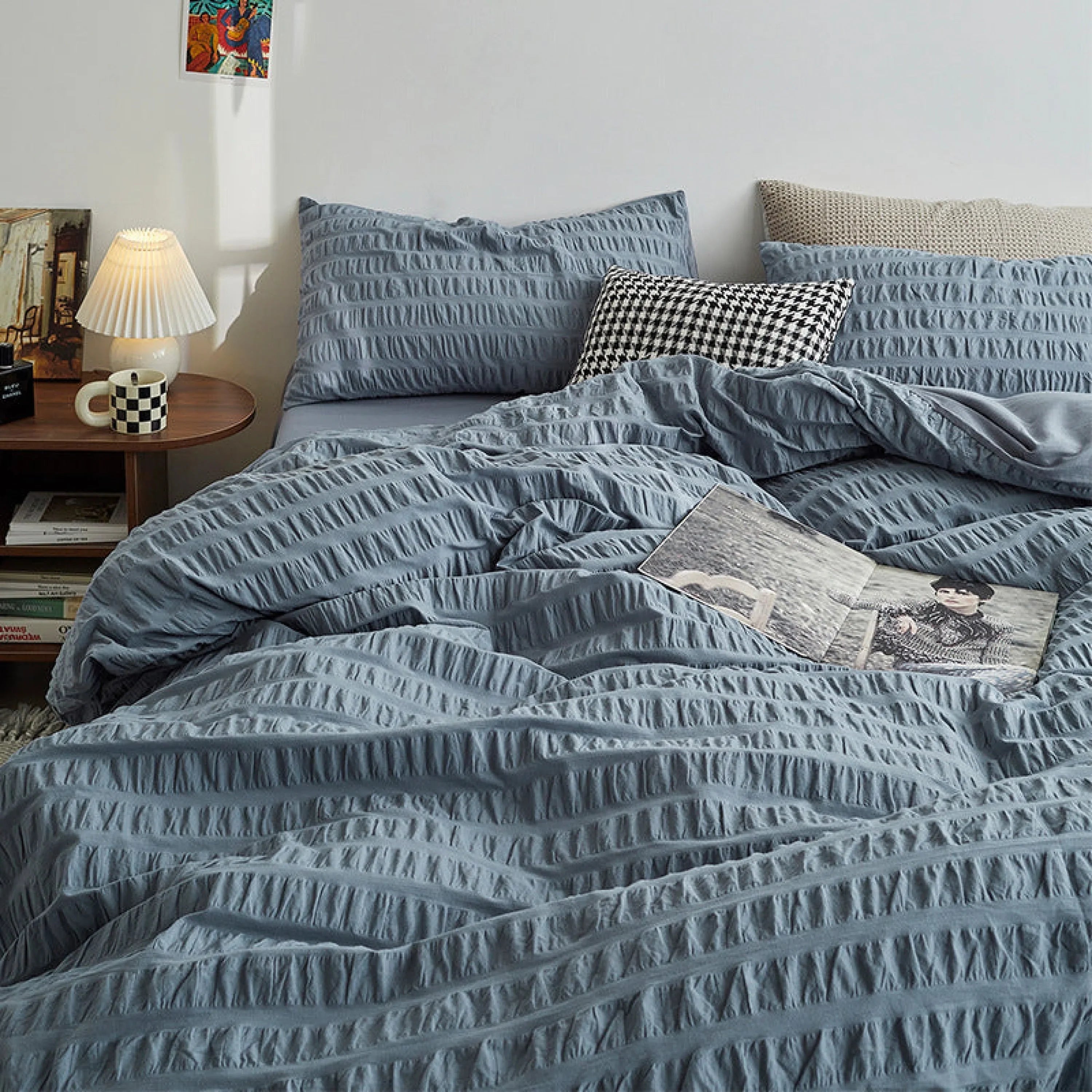 Minimal Bubble Textured Bedding Set / Blue Ever Lasting